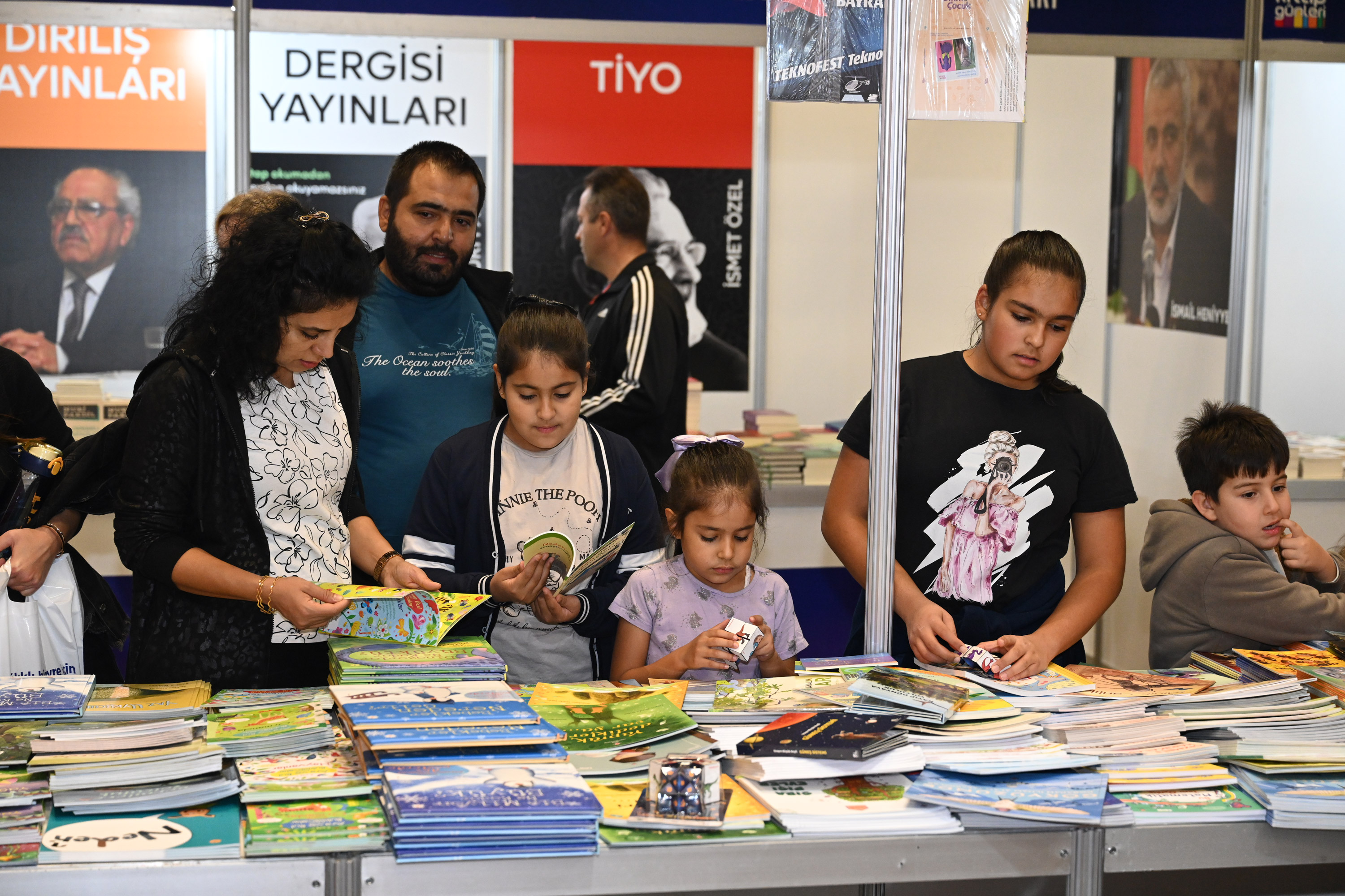 KONYA KİTAP GÜNLERİ 7’DEN 70’E HER KESİMDEN YOĞUN İLGİ GÖRÜYOR