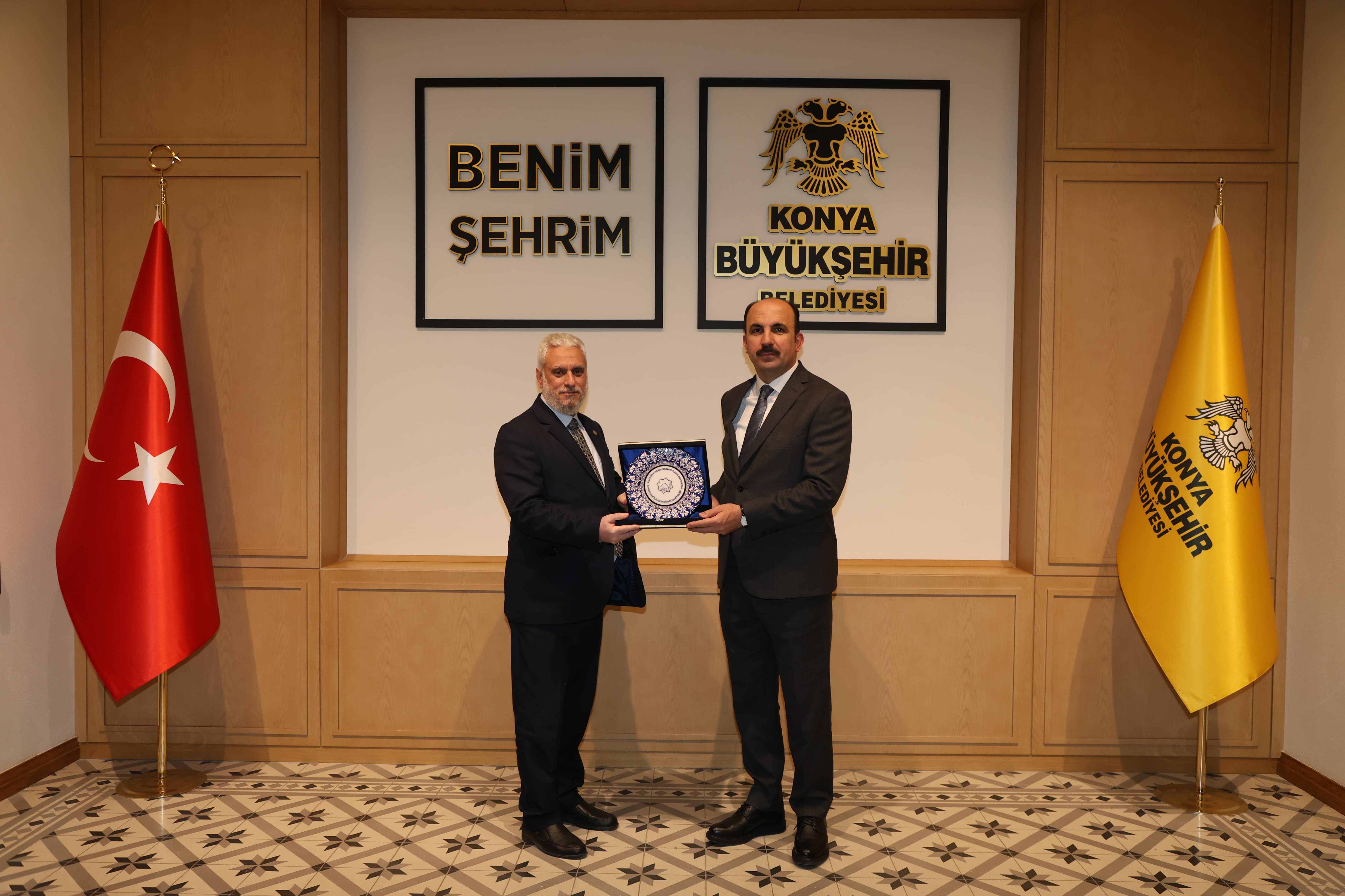 BULGARİSTAN MÜSLÜMANLARI BAŞMÜFTÜSÜ BAŞKAN ALTAY’I ZİYARET ETTİ