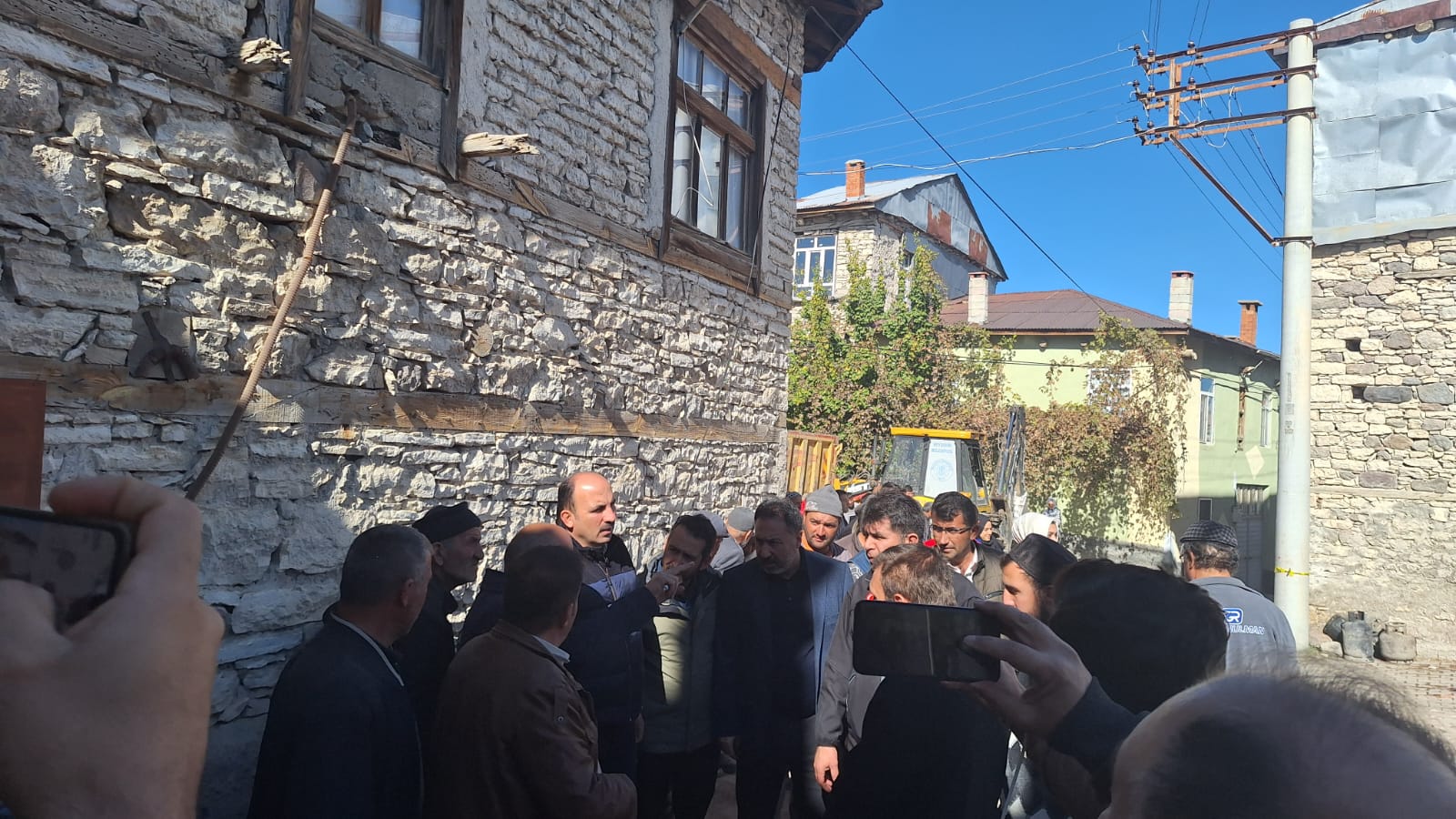 BAŞKAN ALTAY VE AK PARTİ KONYA MİLLETVEKİLİ ÖZER,  DOĞANBEY’DE ÇIKAN YANGIN SONRASI BÖLGEYİ ZİYARET ETTİ