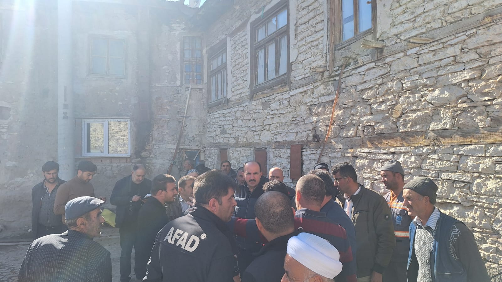 BAŞKAN ALTAY VE AK PARTİ KONYA MİLLETVEKİLİ ÖZER,  DOĞANBEY’DE ÇIKAN YANGIN SONRASI BÖLGEYİ ZİYARET ETTİ