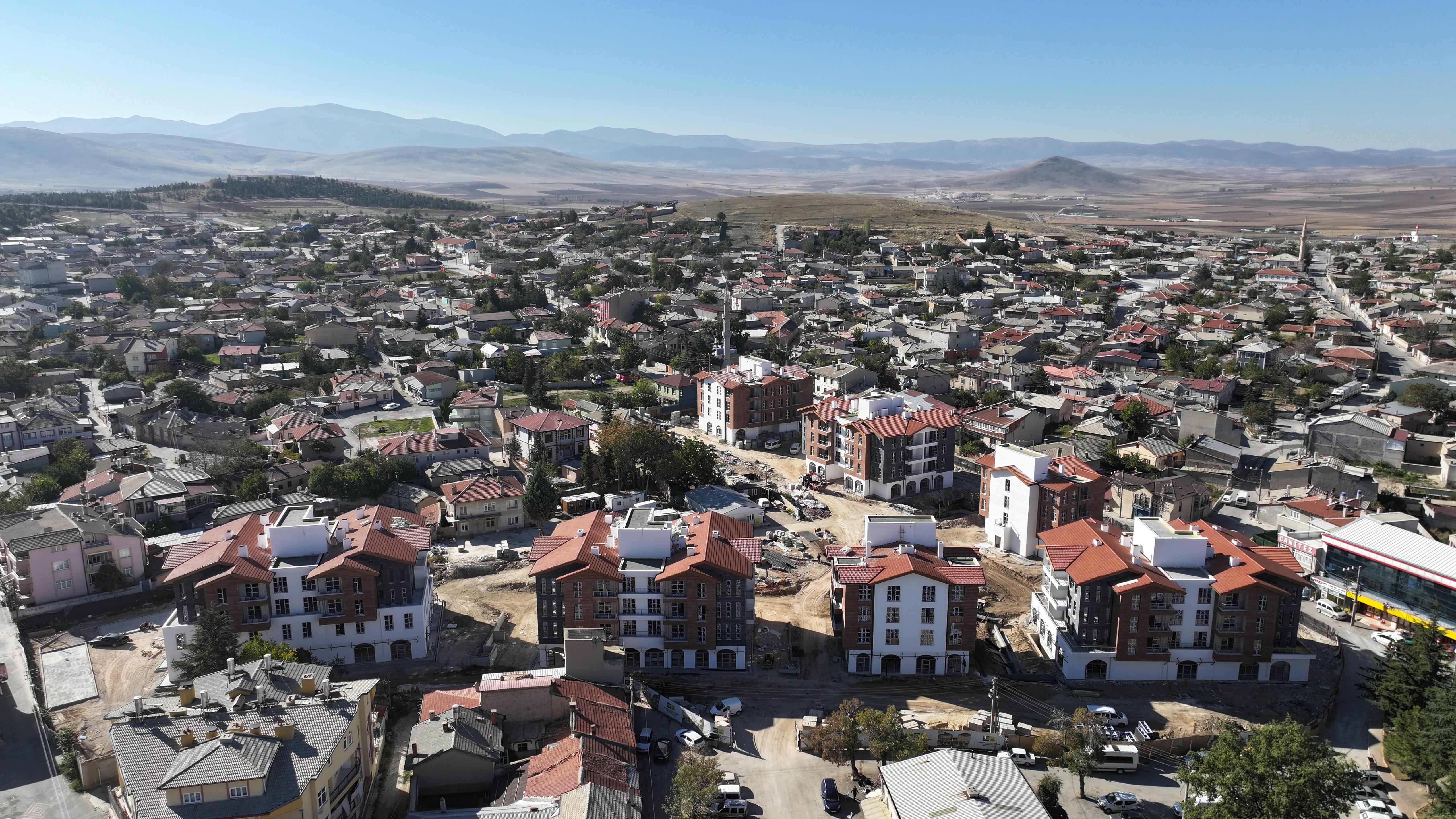 BAŞKAN ALTAY KADINHANI İLÇE MERKEZİNDEKİ KENTSEL DÖNÜŞÜM ÇALIŞMALARINI İNCELEDİ