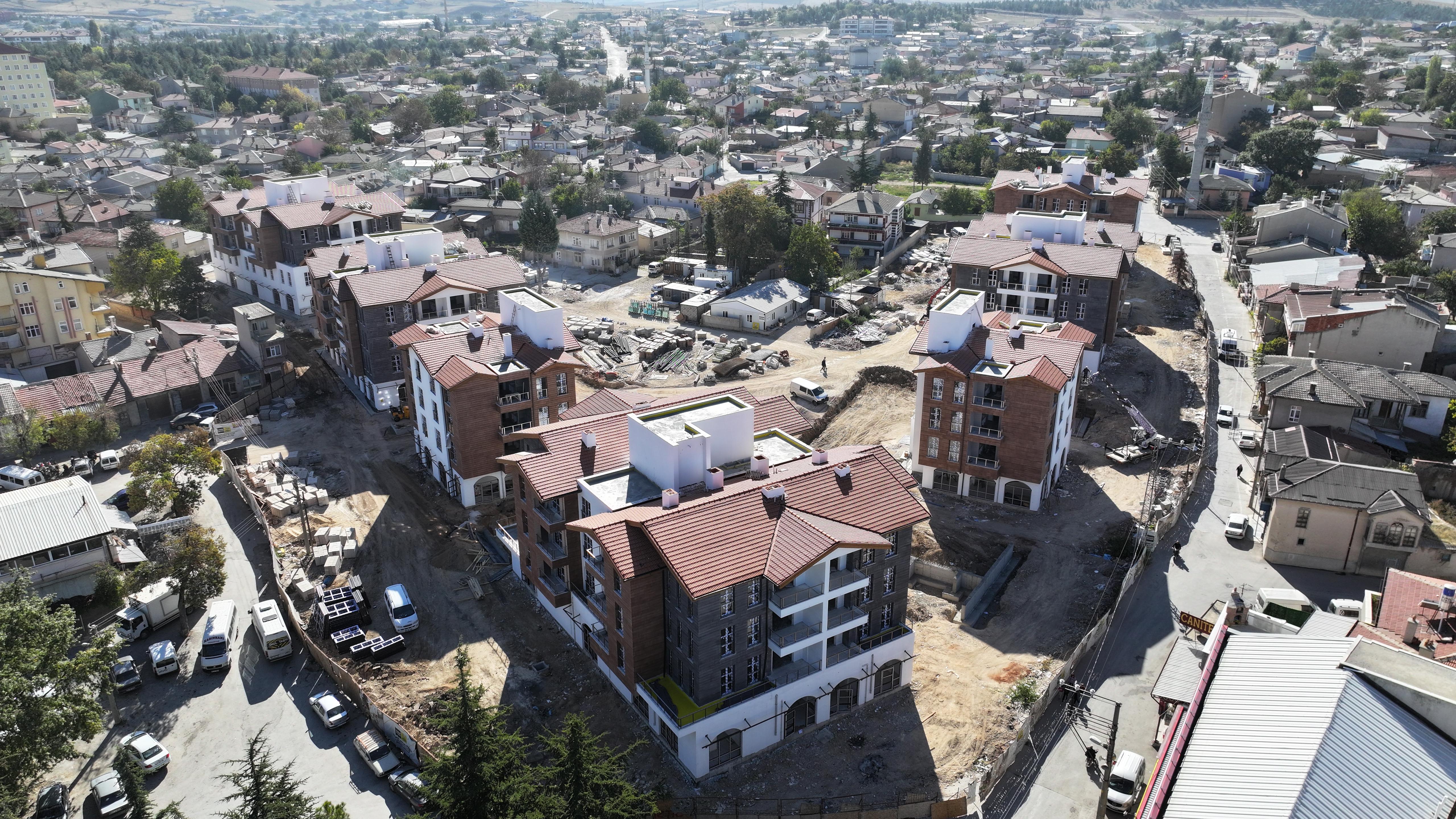 BAŞKAN ALTAY KADINHANI İLÇE MERKEZİNDEKİ KENTSEL DÖNÜŞÜM ÇALIŞMALARINI İNCELEDİ