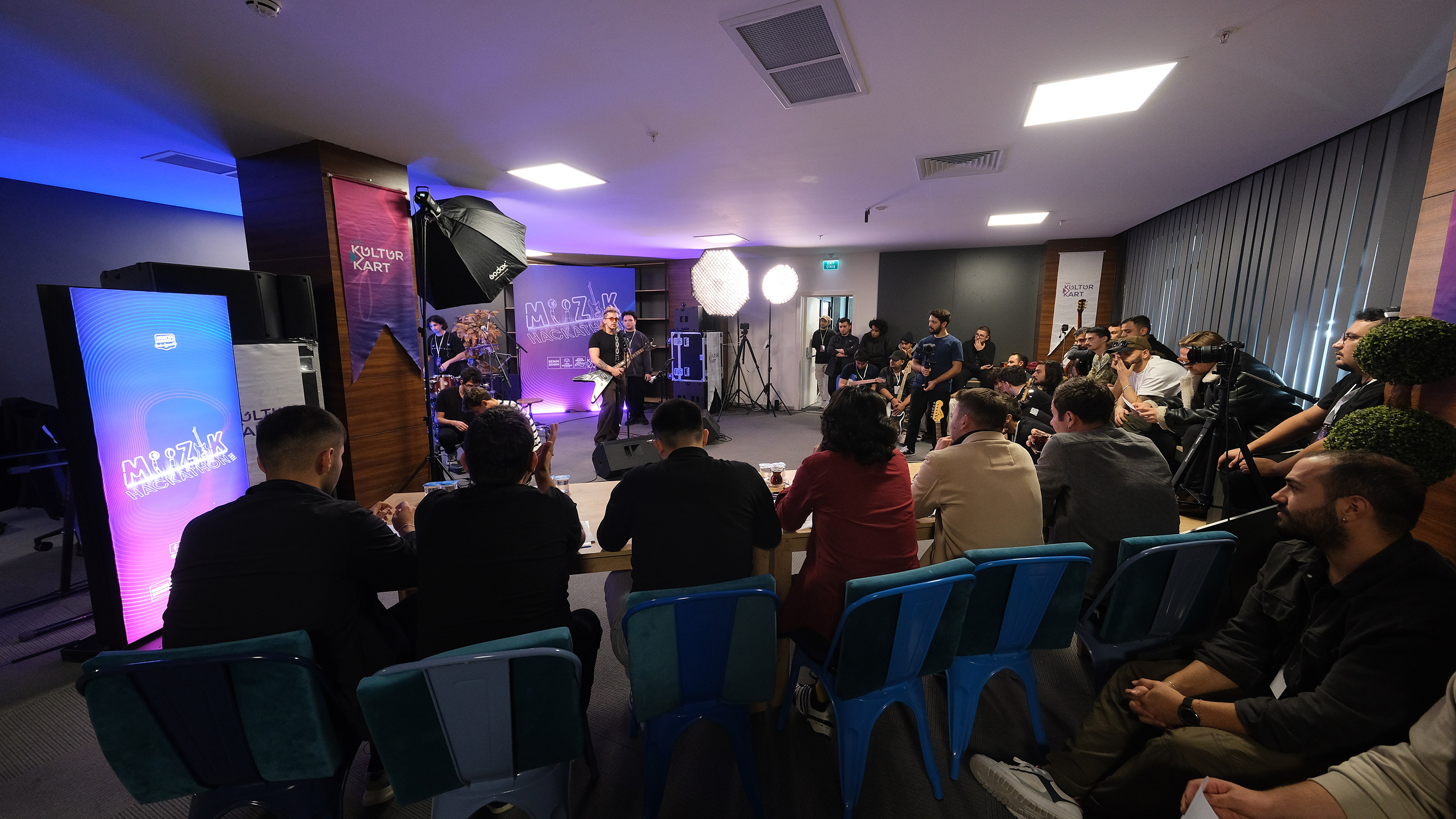 GENÇ KÜLTÜR KARTIN TÜRKİYE’NİN İLK MÜZİK HACKATHON’U GENÇLERE İLHAM VERİYOR