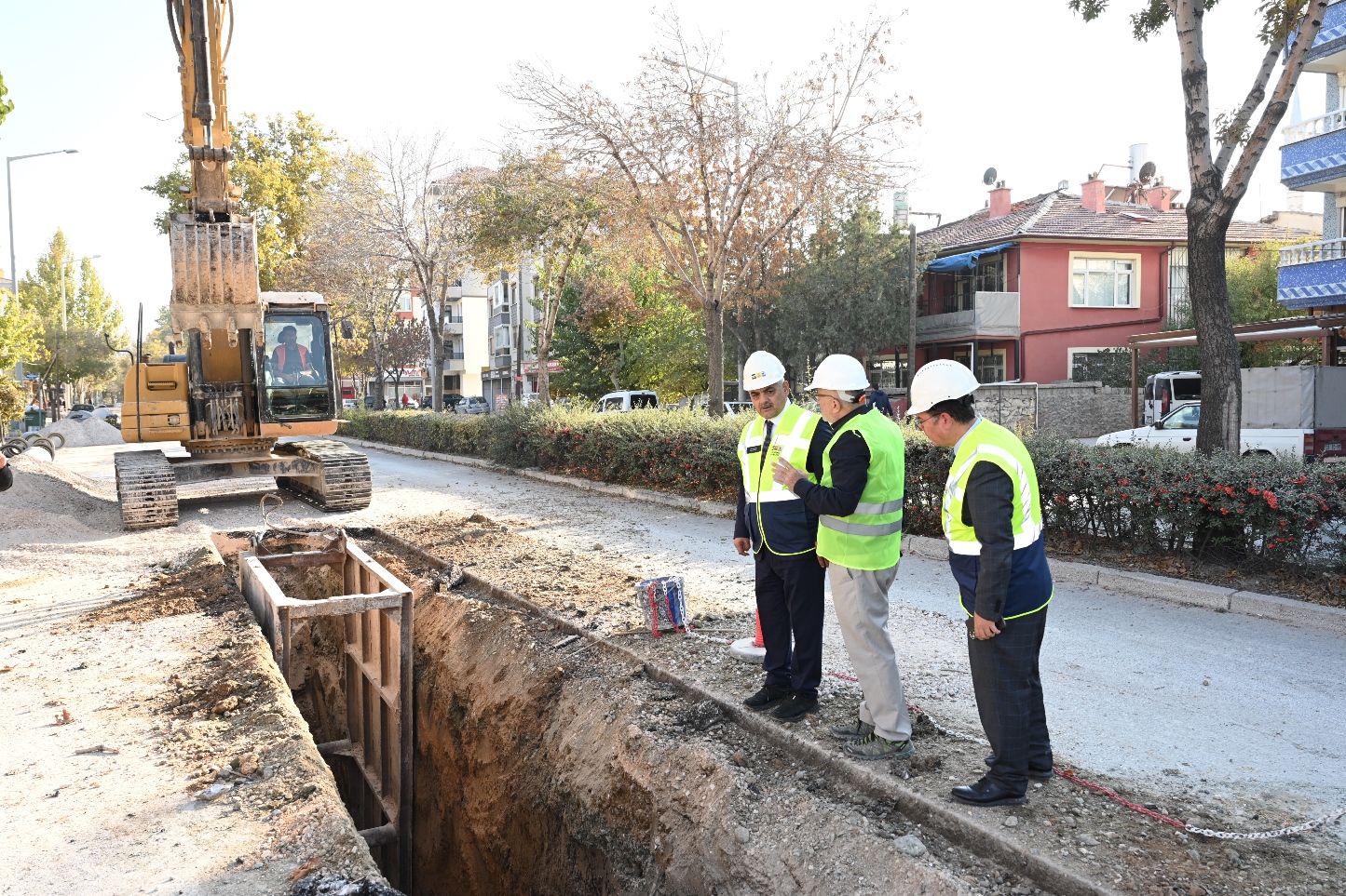 KONYA BÜYÜKŞEHİR PİREBİ MAHALLESİ AHMET ÖZCAN CADDESİ’NDE ALTYAPIYI YENİLİYOR