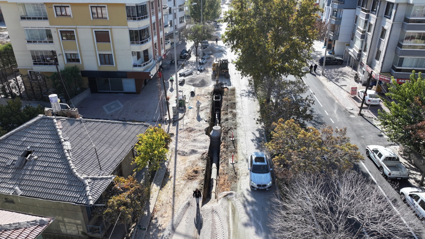 KONYA BÜYÜKŞEHİR PİREBİ MAHALLESİ AHMET ÖZCAN CADDESİ’NDE ALTYAPIYI YENİLİYOR