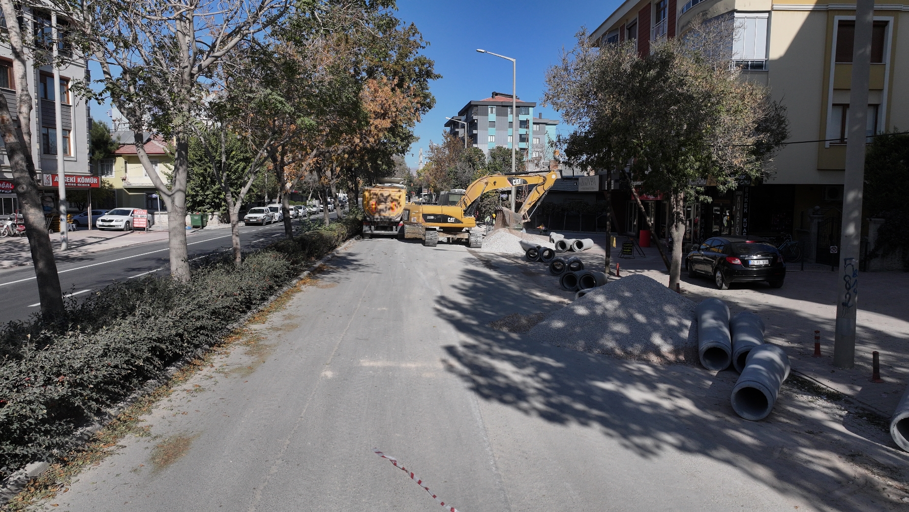 KONYA BÜYÜKŞEHİR PİREBİ MAHALLESİ AHMET ÖZCAN CADDESİ’NDE ALTYAPIYI YENİLİYOR