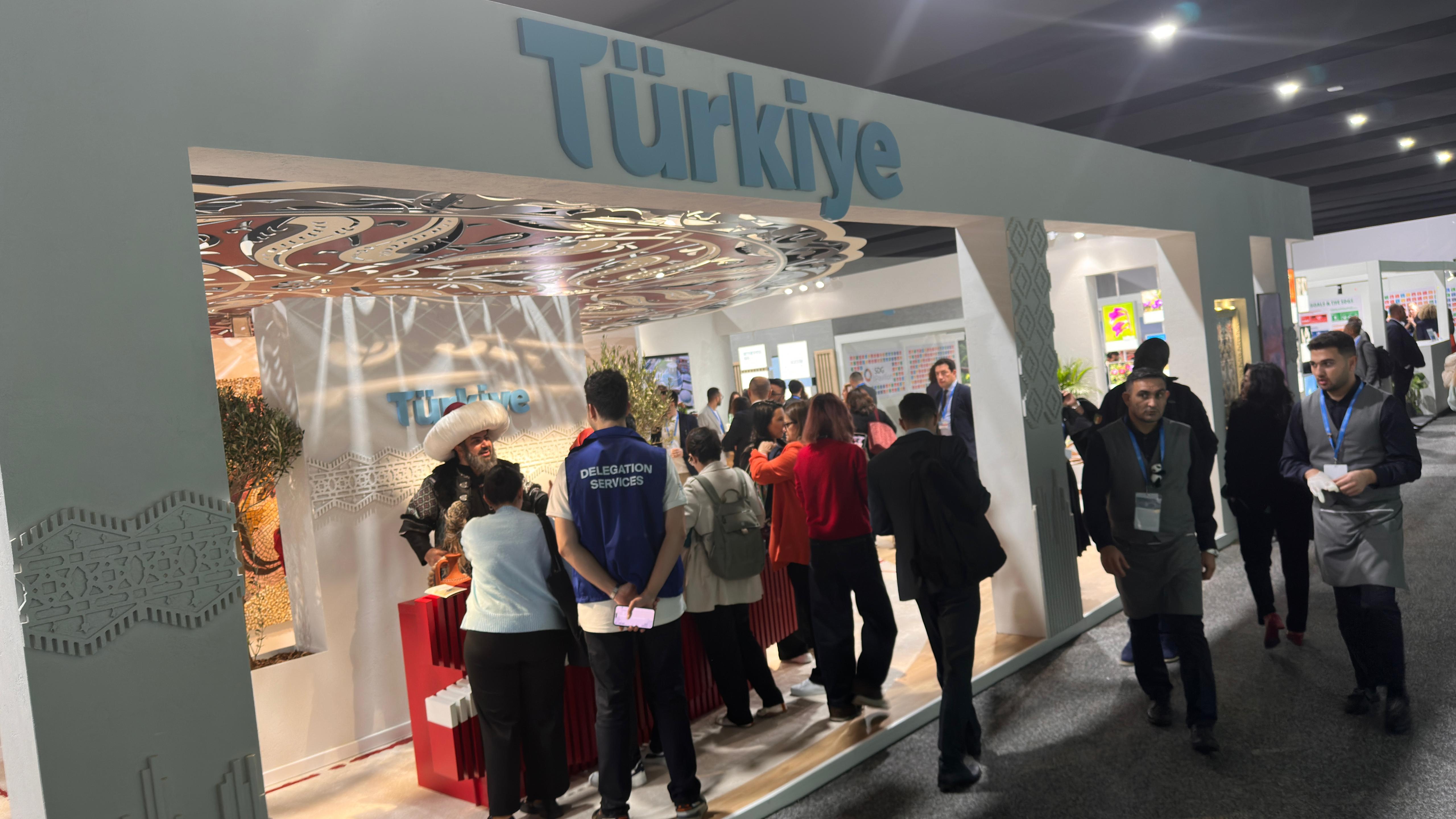 KONYA BÜYÜKŞEHİR, BM İKLİM DEĞİŞİKLİĞİ ZİRVESİNDE TEMSİLİ NASREDDİN HOCA İLE KONYA TANITIMI YAPTI
