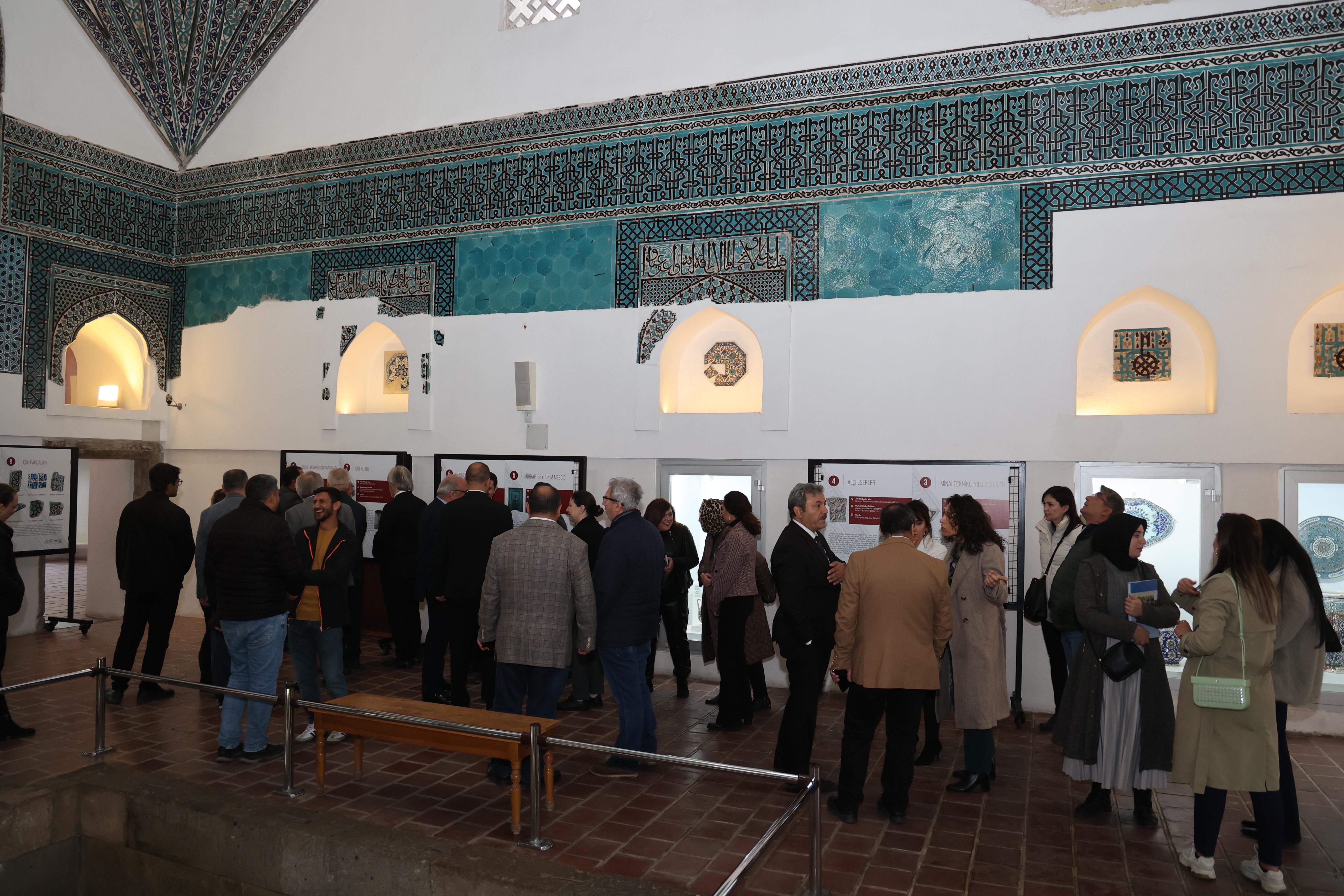 ÇATALHÖYÜK’TEN YURT DIŞINA KAÇIRILAN 8 BİN YILLIK HEYKELCİK AİT OLDUĞU TOPRAKLARA GERİ DÖNDÜ