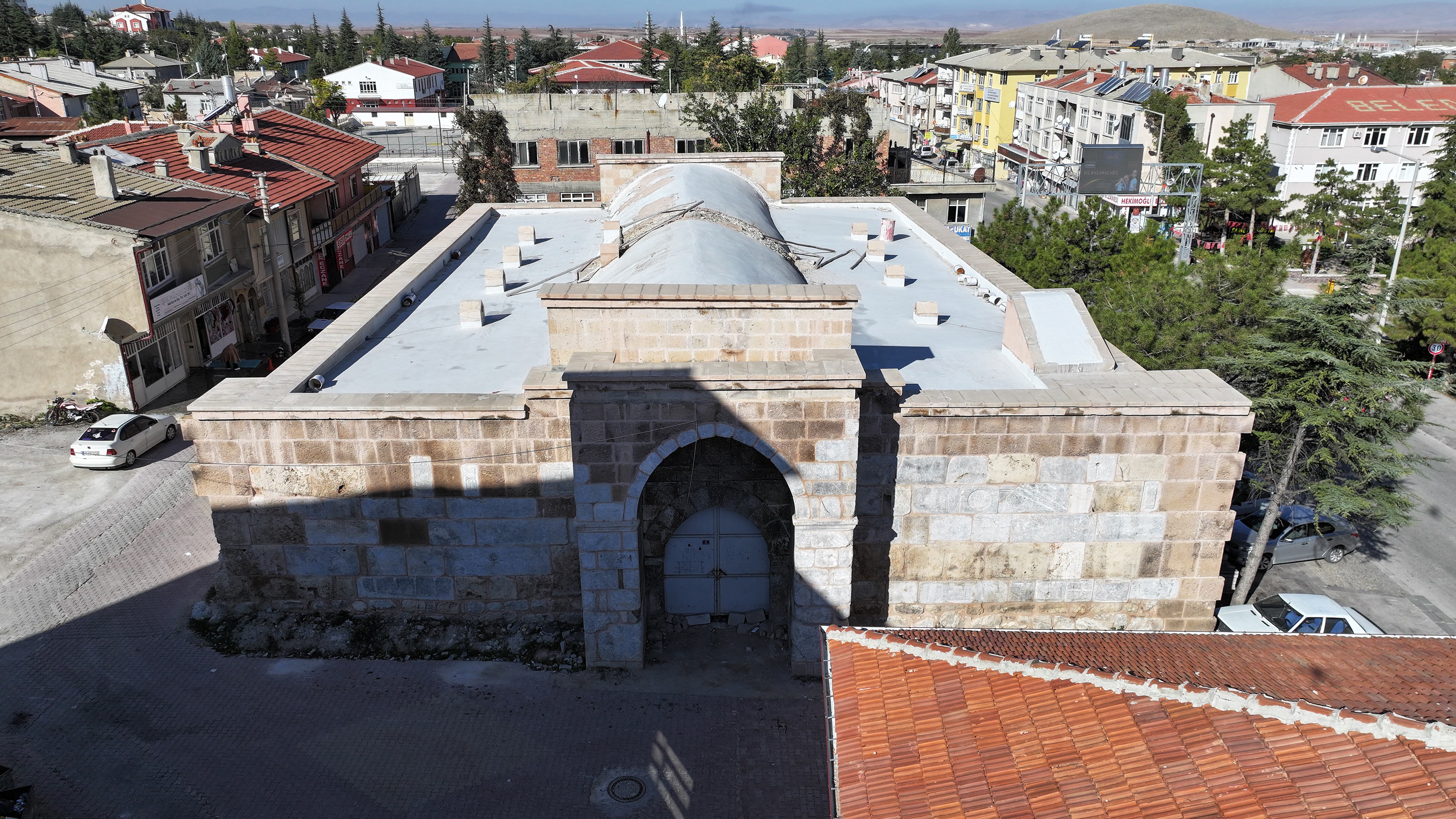 KONYA BÜYÜKŞEHİR KADINHANI’NDAKİ SELÇUKLU MİRASI KERVANSARAYI İHYA EDİYOR
