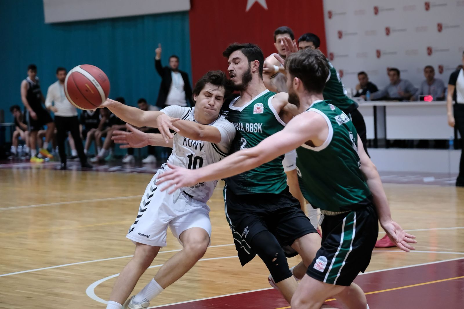BASKETBOLDA GALİBİYET HAFTASI