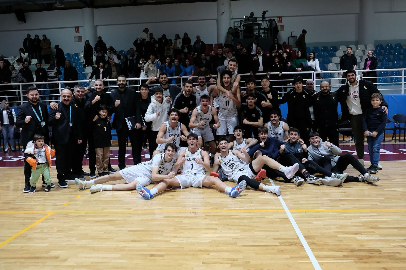 BASKETBOLDA GALİBİYET HAFTASI