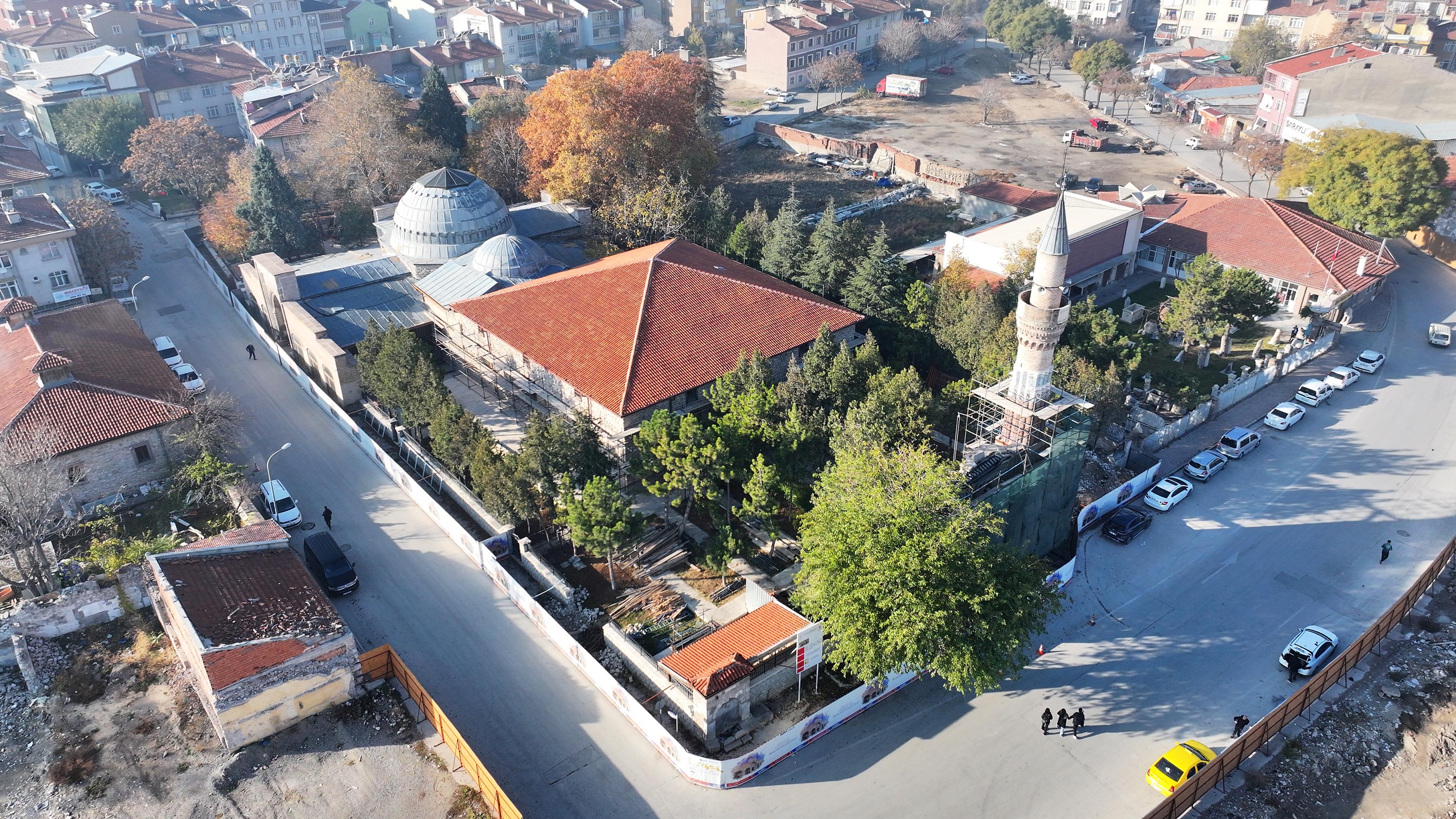 BAŞKAN ALTAY İKİ ÖNEMLİ SELÇUKLU ESERİNDEKİ RESTORASYON ÇALIŞMALARINI İNCELEDİ