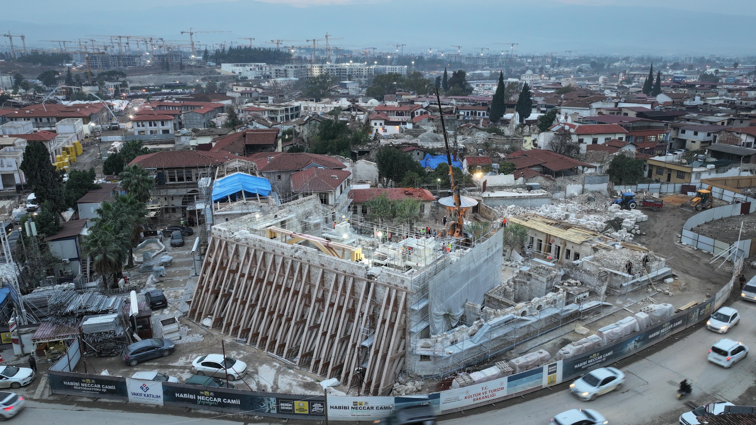 BAŞKAN ALTAY: “HATAY’DAKİ ANADOLU’NUN İLK CAMİSİNİ DÜNYA KÜLTÜR MİRASINA YENİDEN HEDİYE EDECEĞİZ”