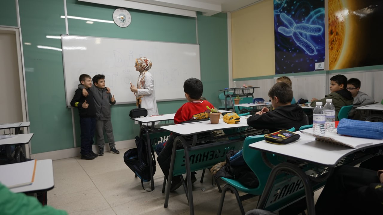 KONYA BÜYÜKŞEHİR, BİLGEHANELER VE LİSE MEDENİYET AKADEMİLERİ İLE ÖĞRENCİLERİN YANINDA