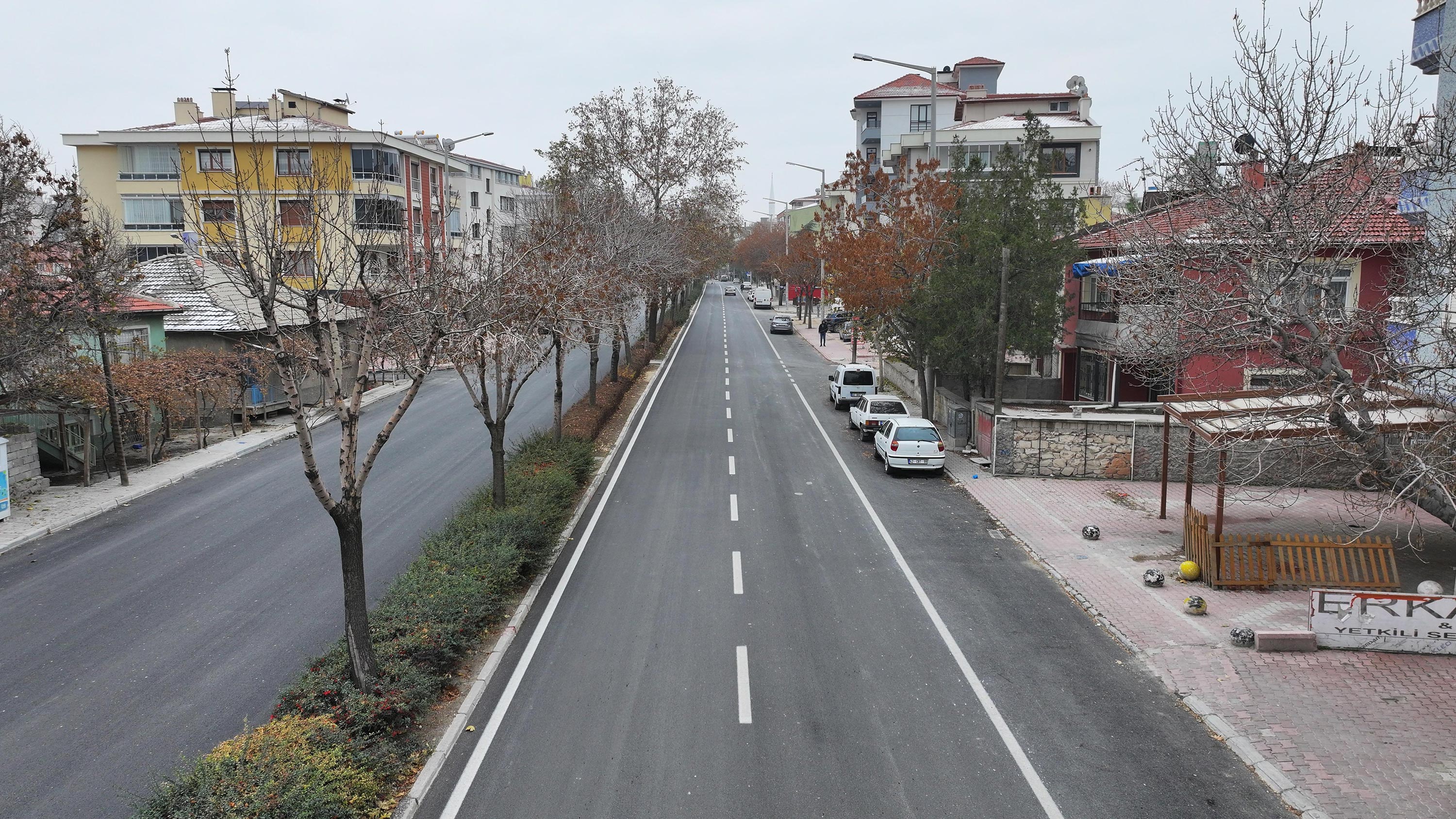 BAŞKAN ALTAY: “AHMET ÖZCAN CADDESİ’NDE 2,6 KM’LİK SICAK ASFALT ÇALIŞMASINI TAMAMLADIK”