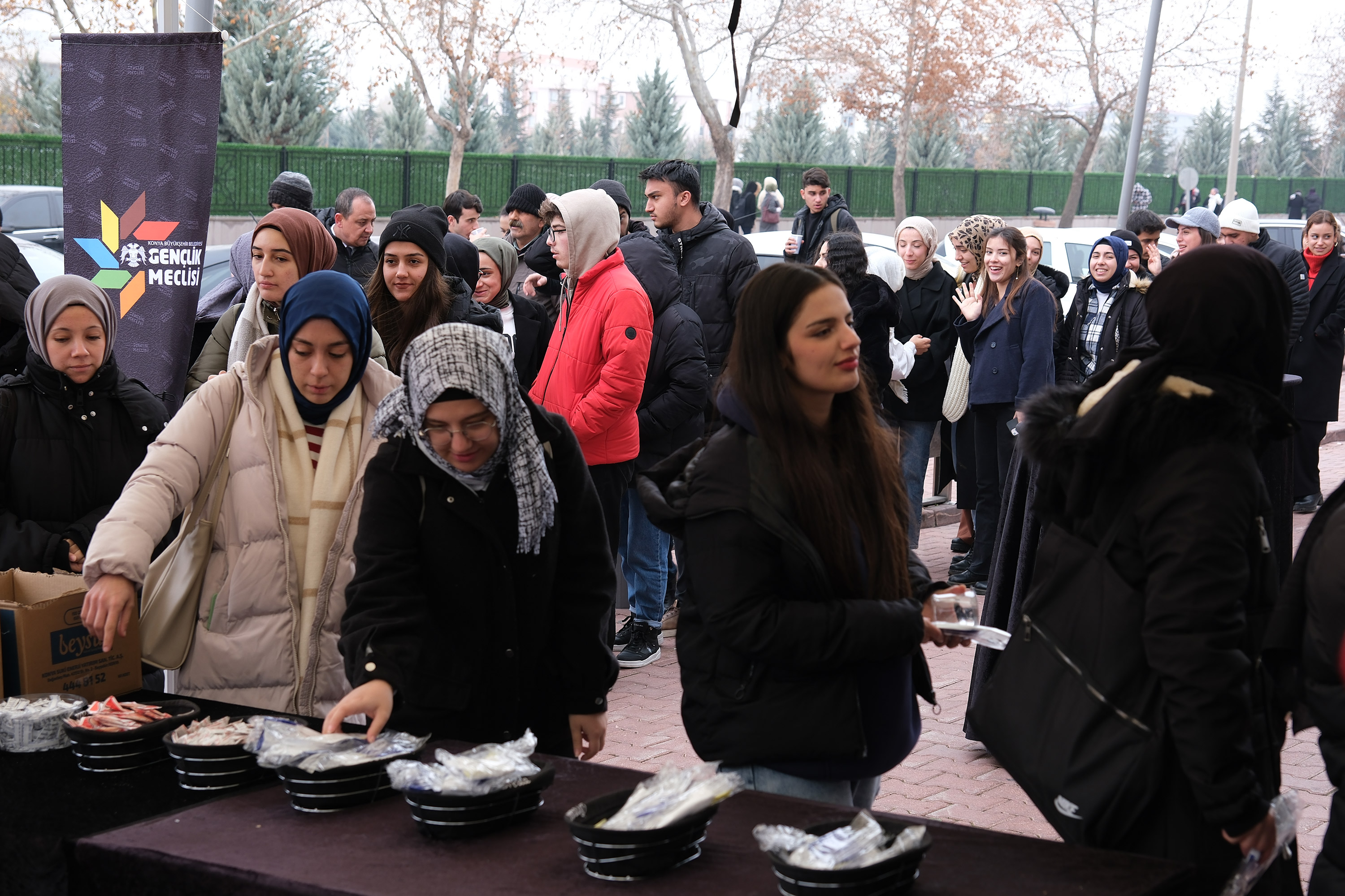 BÜYÜKŞEHİR GENÇLİK MECLİSİNİN ÖĞRENCİLERE DESTEĞİ SÜRÜYOR