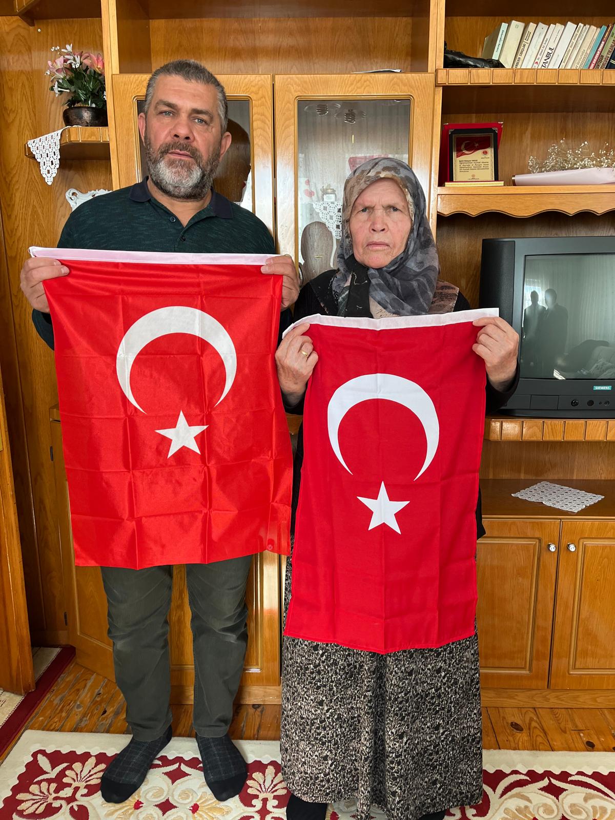 KONYA BÜYÜKŞEHİR ŞEHİT ÖĞRETMENLERİN AİLELERİNİ UNUTMADI