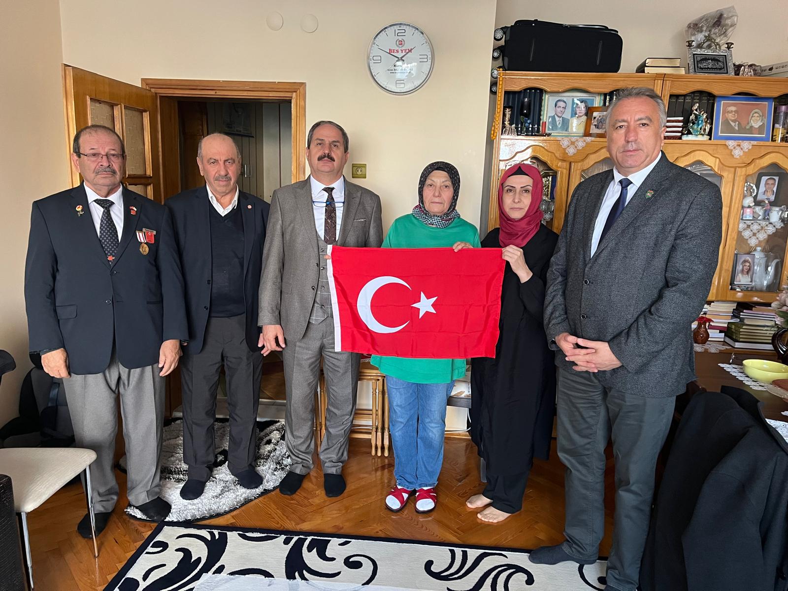 KONYA BÜYÜKŞEHİR ŞEHİT ÖĞRETMENLERİN AİLELERİNİ UNUTMADI