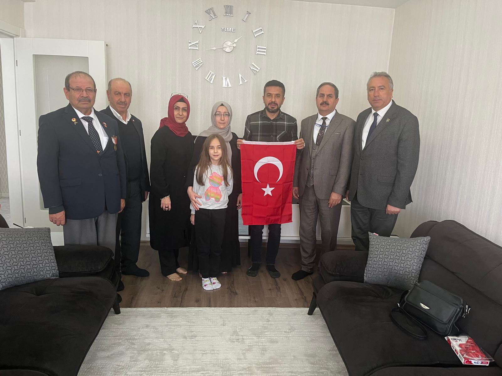 KONYA BÜYÜKŞEHİR ŞEHİT ÖĞRETMENLERİN AİLELERİNİ UNUTMADI