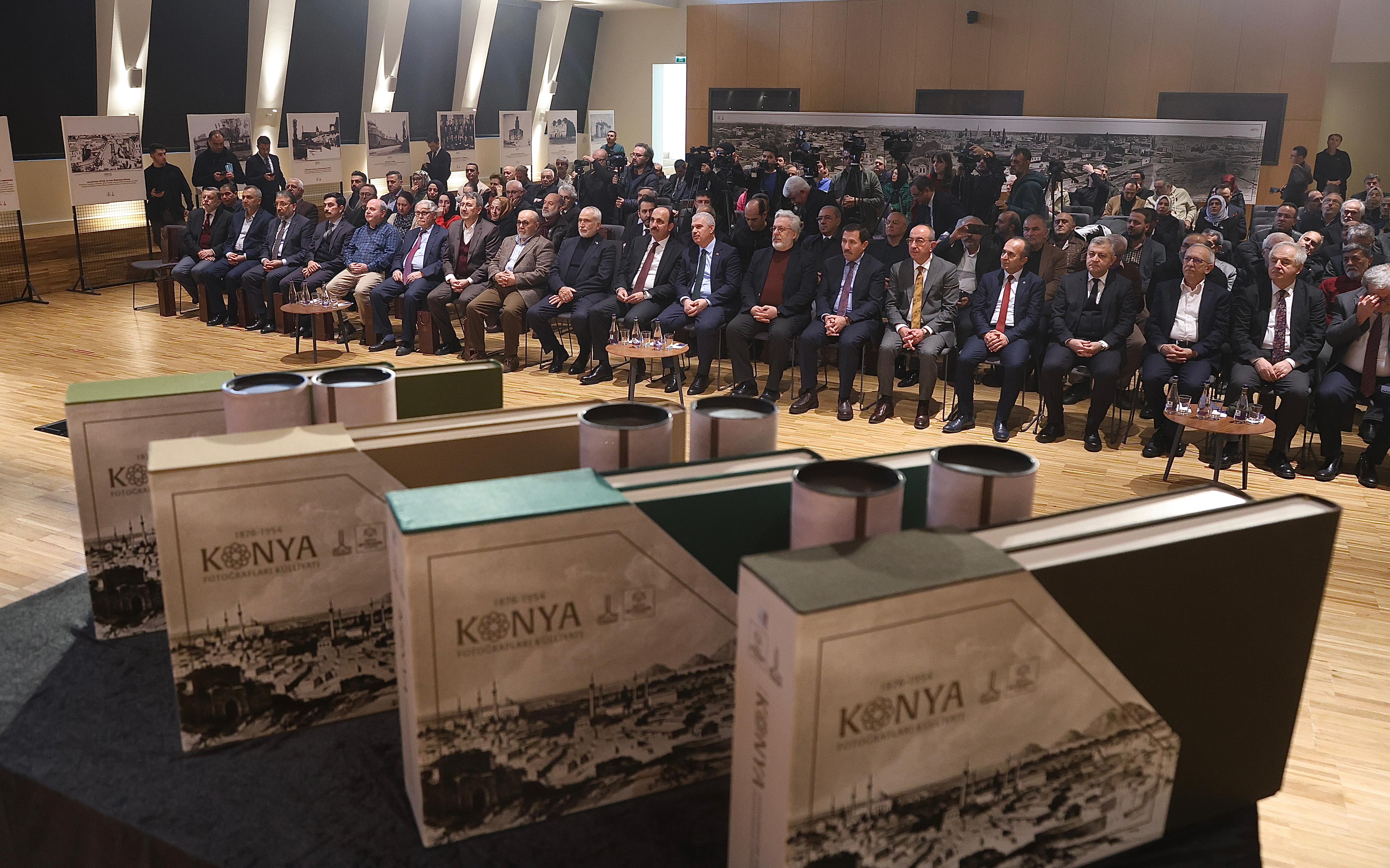 KONYA TARİHİNE IŞIK TUTACAK FOTOĞRAF ALBÜMÜNÜN 2. CİLDİ TANITILDI