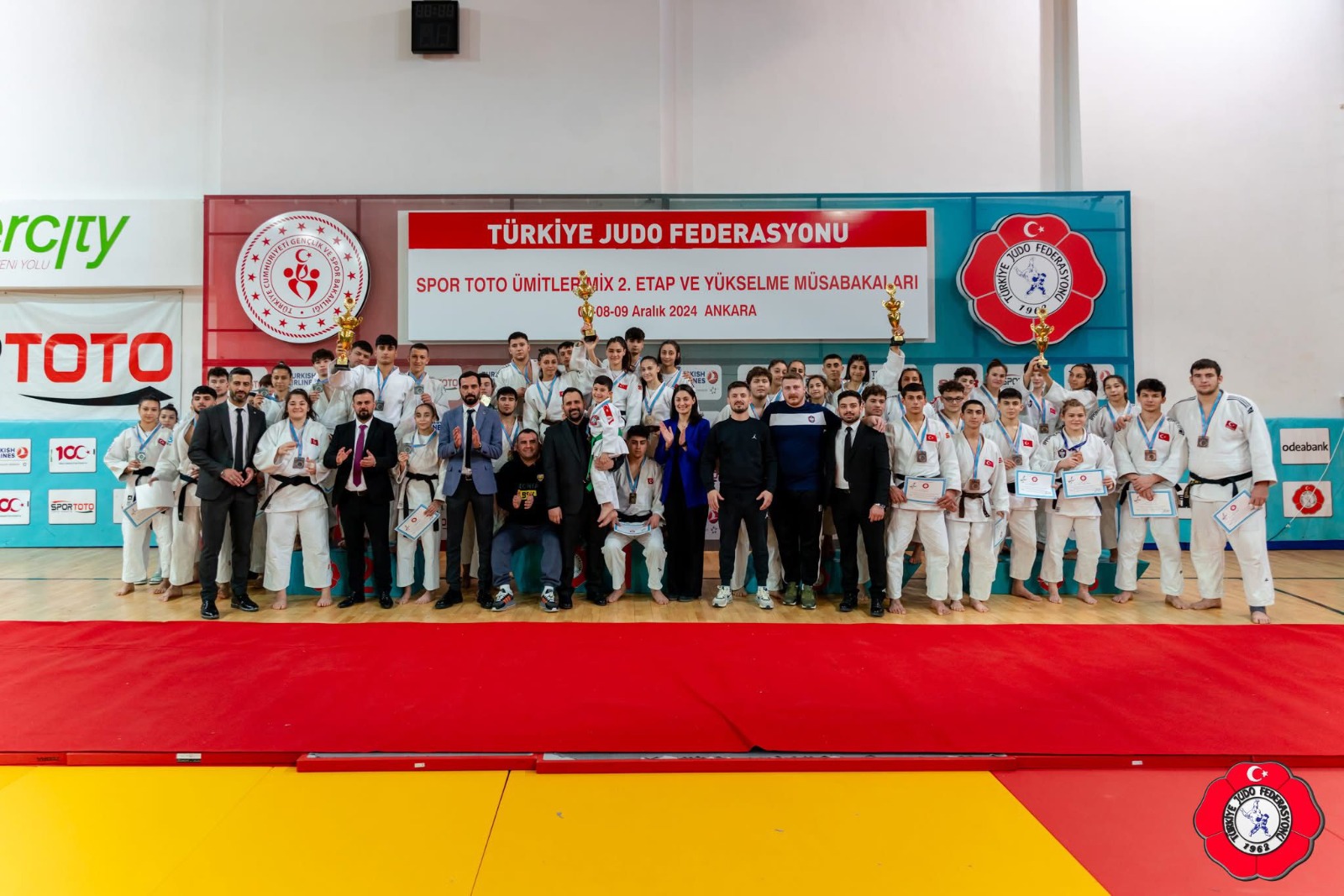 KONYA BÜYÜKŞEHİR BELEDİYESPOR’UN JUDODA BİLEĞİ BÜKÜLMÜYOR