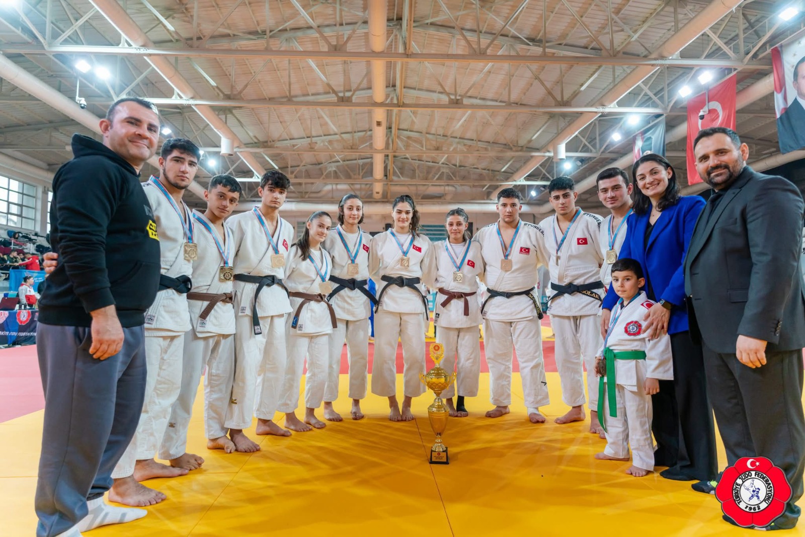 KONYA BÜYÜKŞEHİR BELEDİYESPOR’UN JUDODA BİLEĞİ BÜKÜLMÜYOR