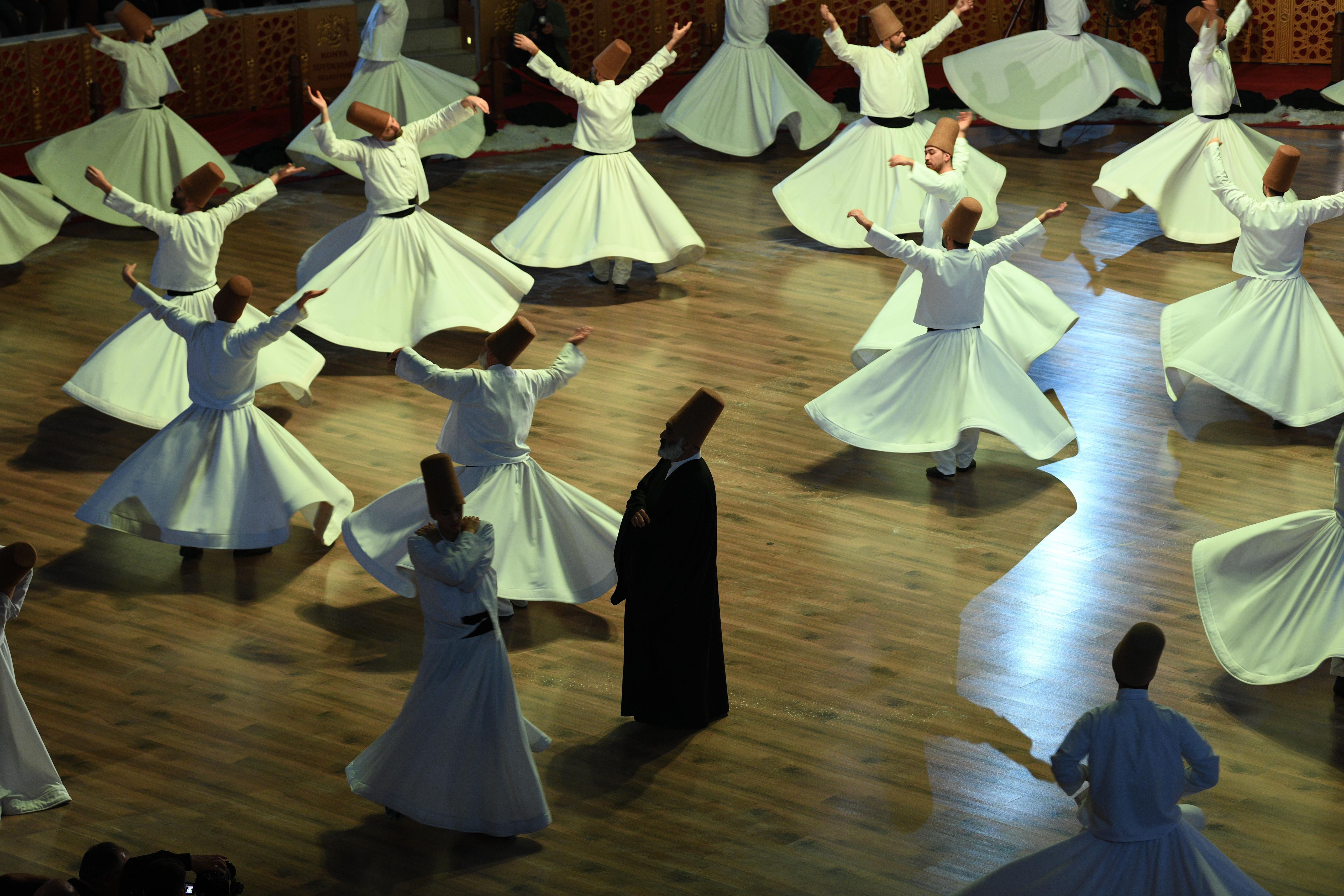 HZ. MEVLANA'NIN 751. VUSLAT YILDÖNÜMÜ ANMA ETKİNLİKLERİ ŞEB-İ ARUS İLE SONA ERDİ