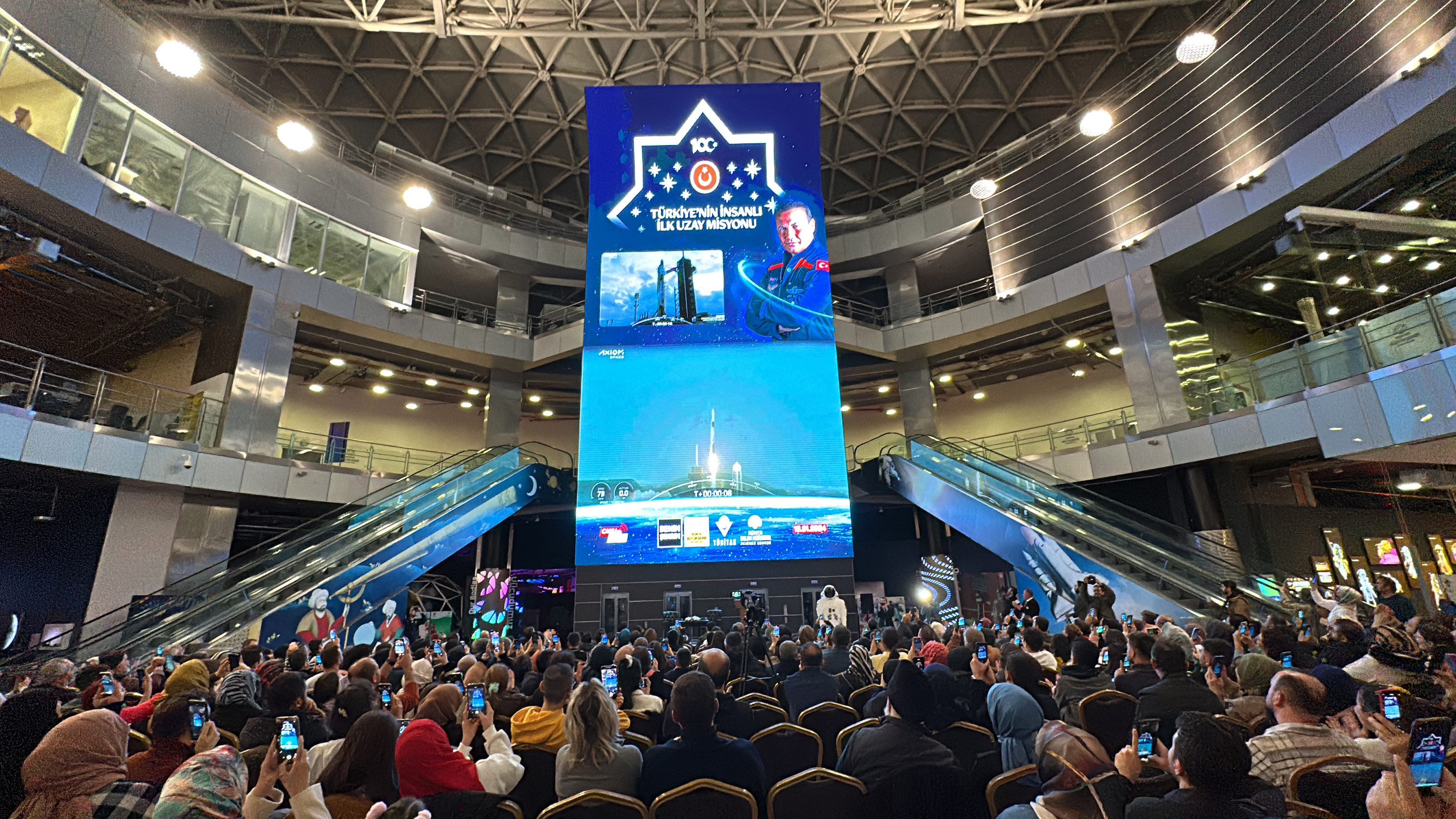 KONYA BİLİM MERKEZİ 2024’TE DE 351 BİN ZİYARETÇİ İLE BİLİMSEL FAALİYETLERİN MERKEZİ OLDU