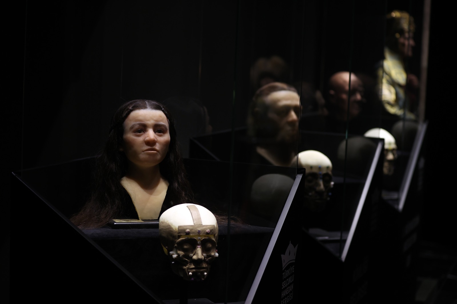 SELÇUKLU SULTANLARININ DNA ANALİZİYLE YAPILAN SURETLERİ 163 BİN ZİYARETÇİ AĞIRLADI