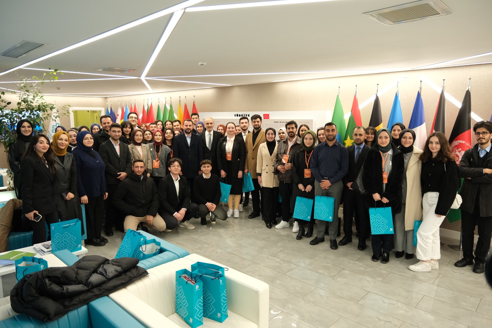 ÖĞRENCİLER “DİPLOMASİ360” İLE İSTANBUL’DA ÇEŞİTLİ KURUMLARI ZİYARET ETTİ