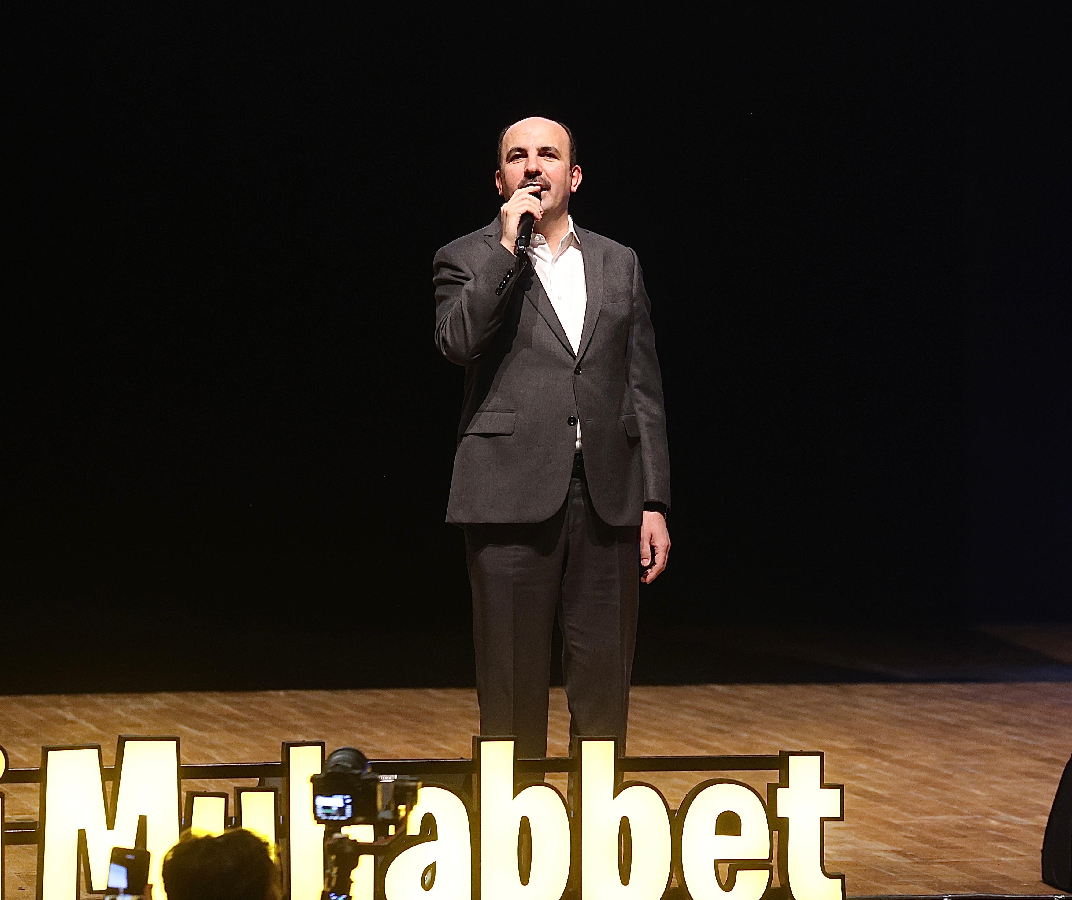 ÖĞRENCİLER “DİJİTAL DÜNYADA MÜSLÜMAN GENÇ” SÖYLEŞİSİNDE SERTAÇ GÜNGÖR İLE BULUŞTU