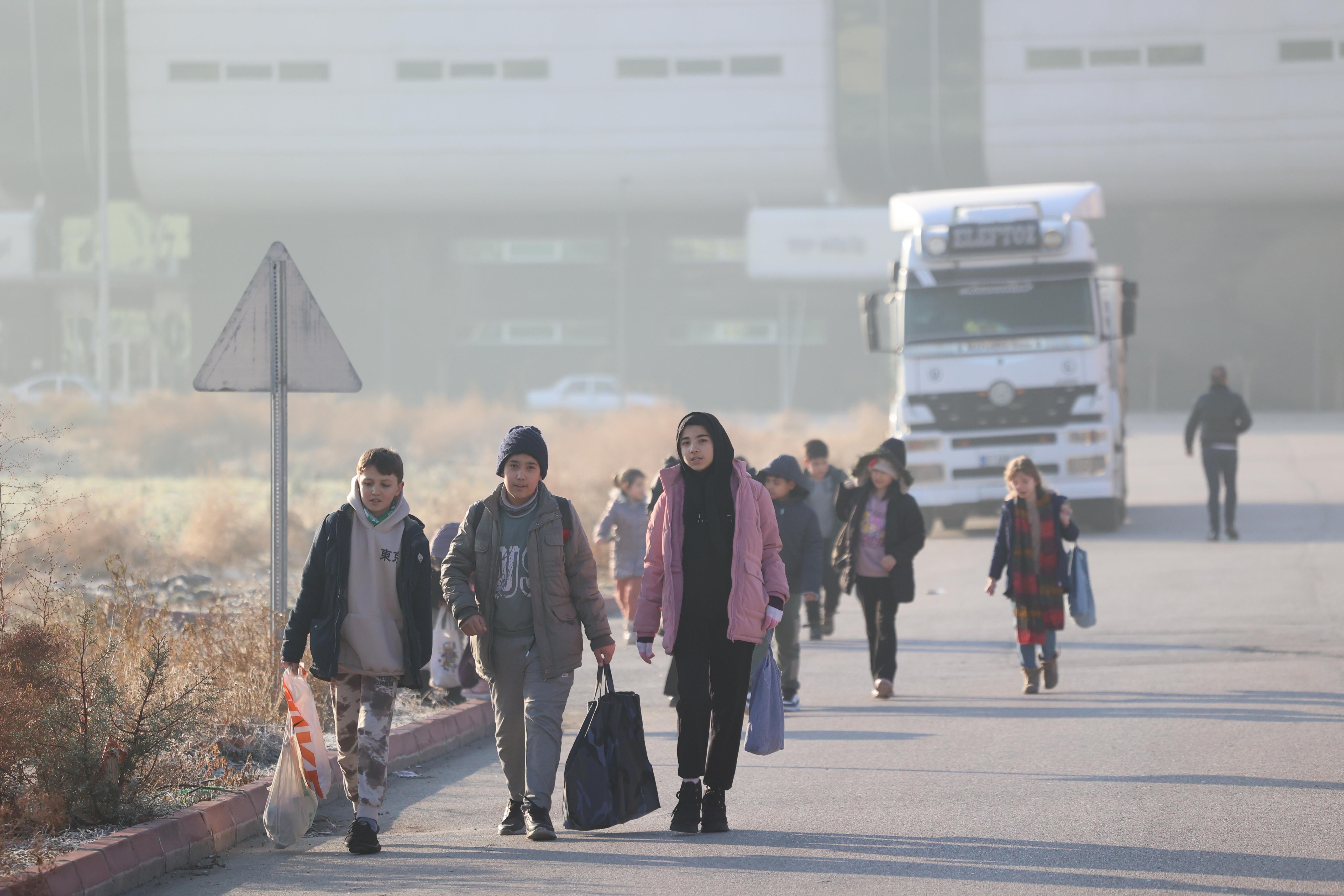 BAŞKAN ALTAY ÇOCUKLARIN ŞİVLİLİK COŞKUSUNA ORTAK OLDU