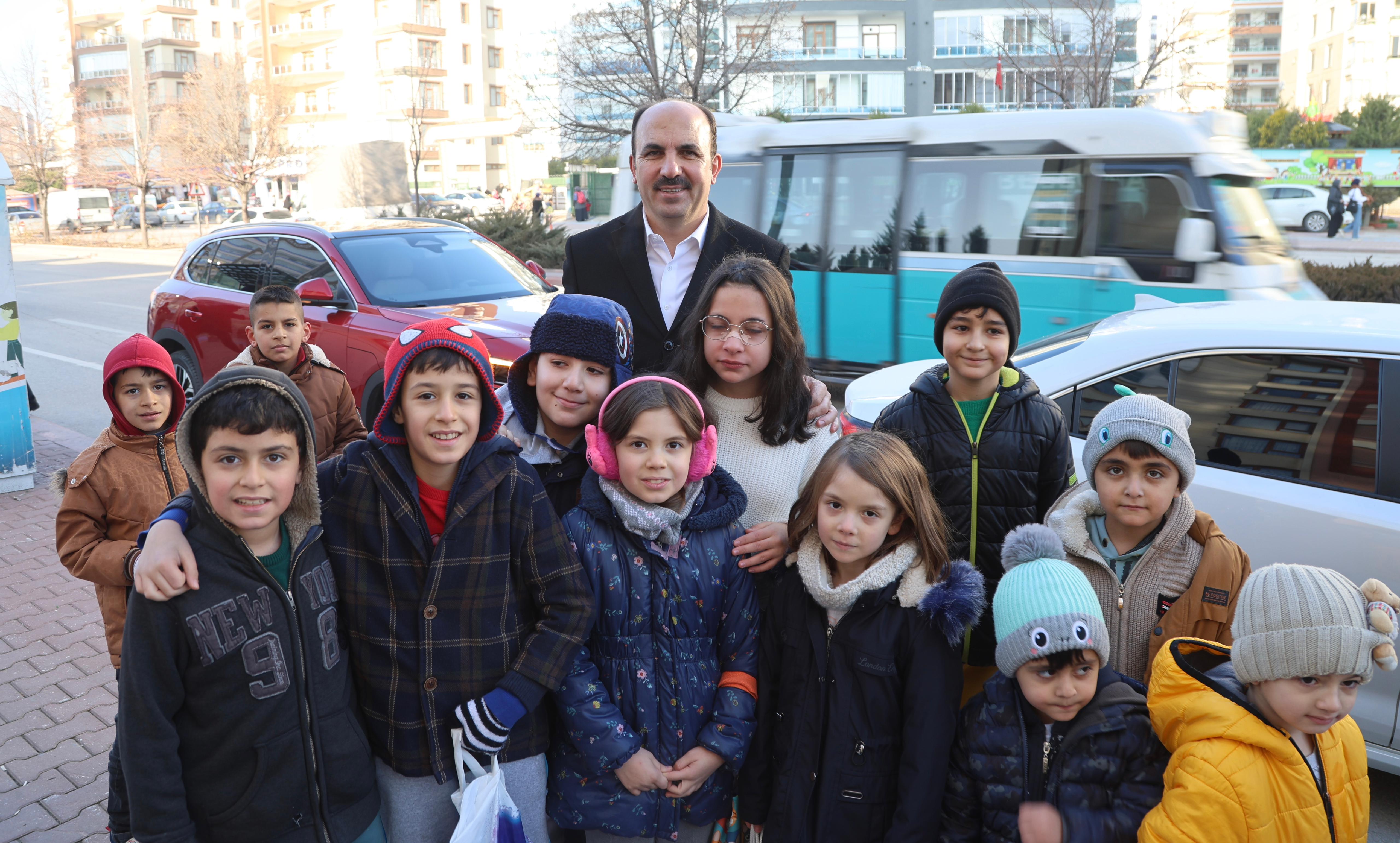 BAŞKAN ALTAY ÇOCUKLARIN ŞİVLİLİK COŞKUSUNA ORTAK OLDU