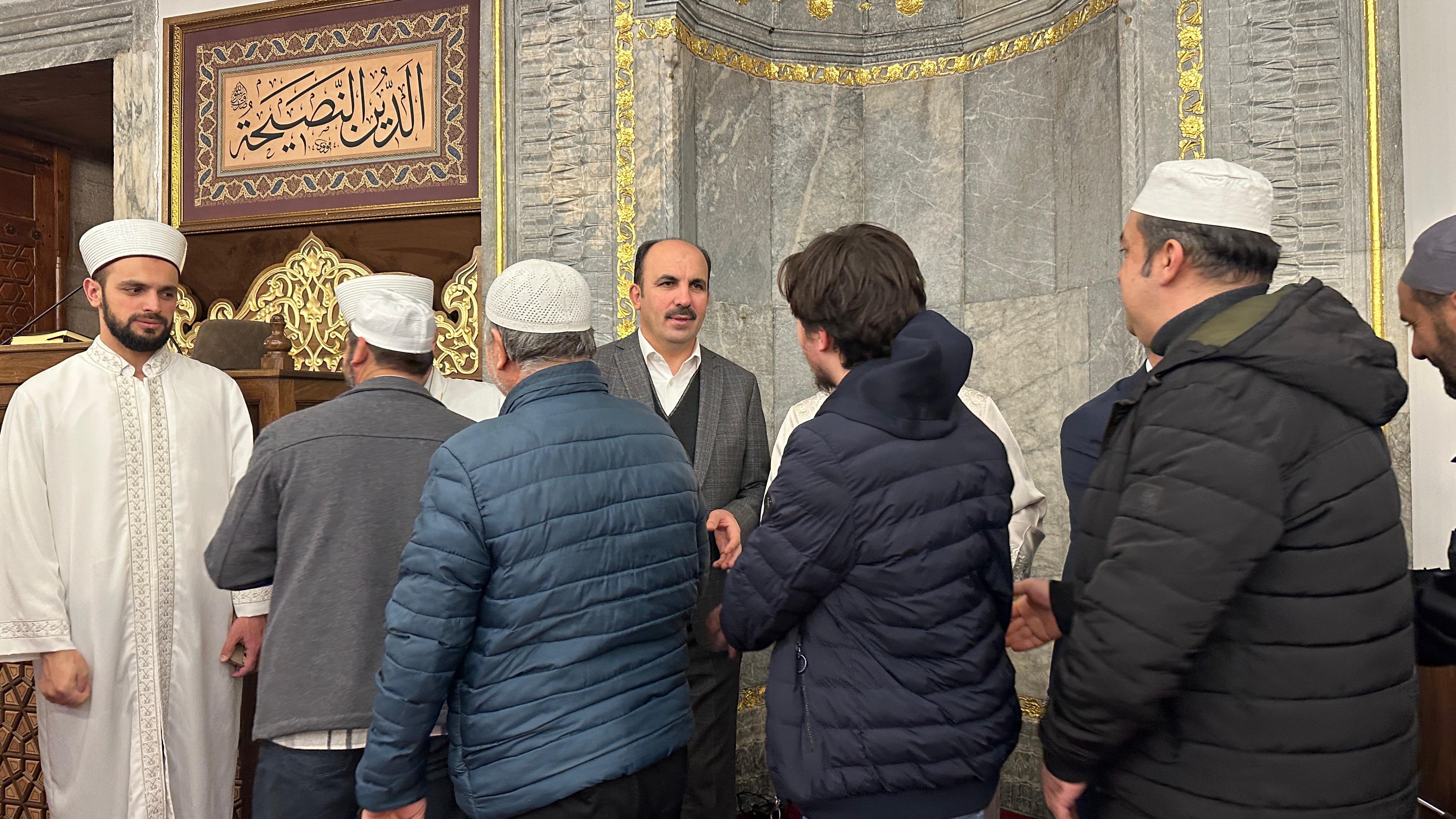 VALİ AKIN VE BAŞKAN ALTAY KONYALILARIN KANDİL BEREKETİNE ORTAK OLDU