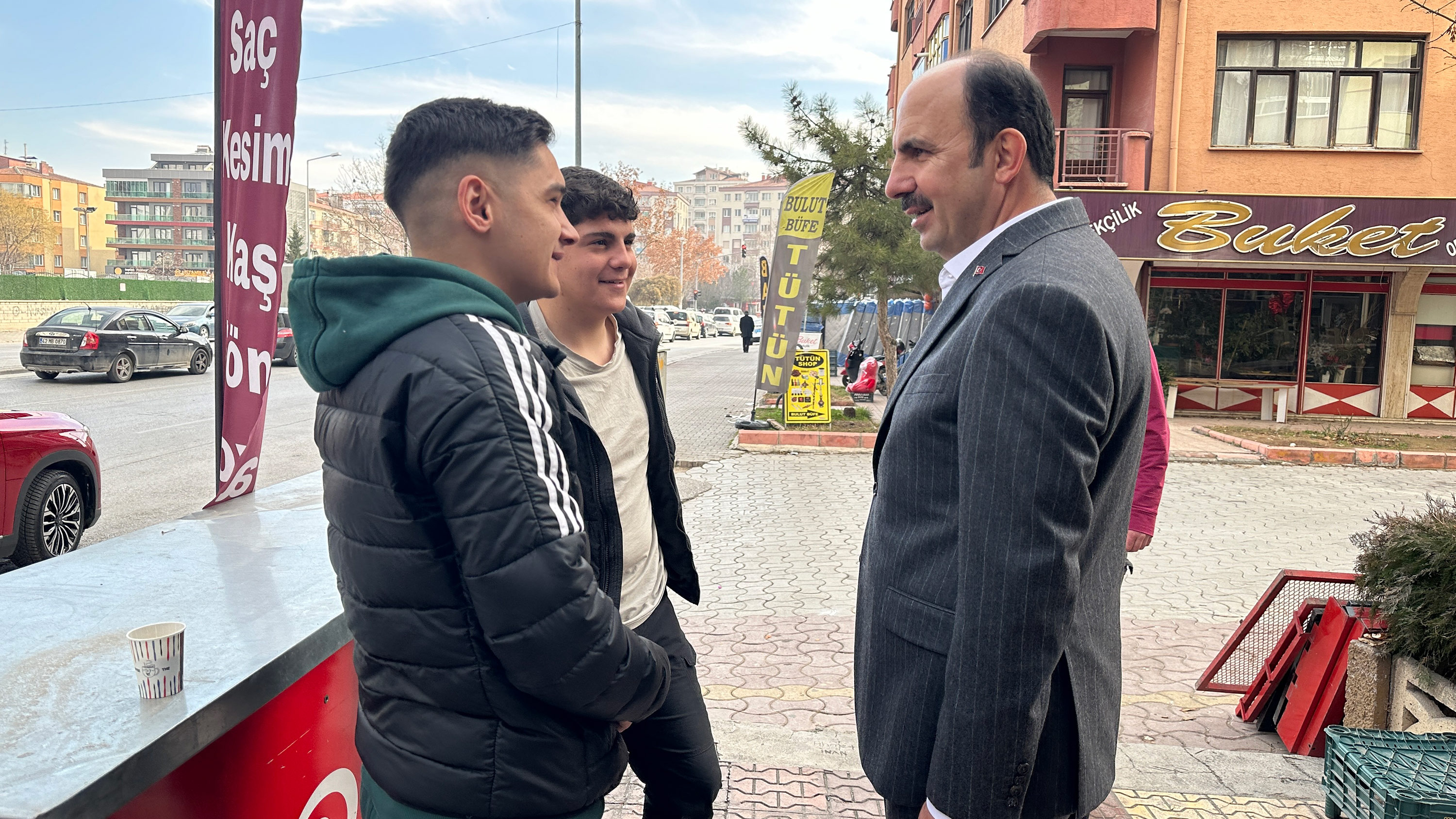 BAŞKAN ALTAY RAUF DENKTAŞ CADDESİ'NDEKİ ESNAFLARI ZİYARET ETTİ