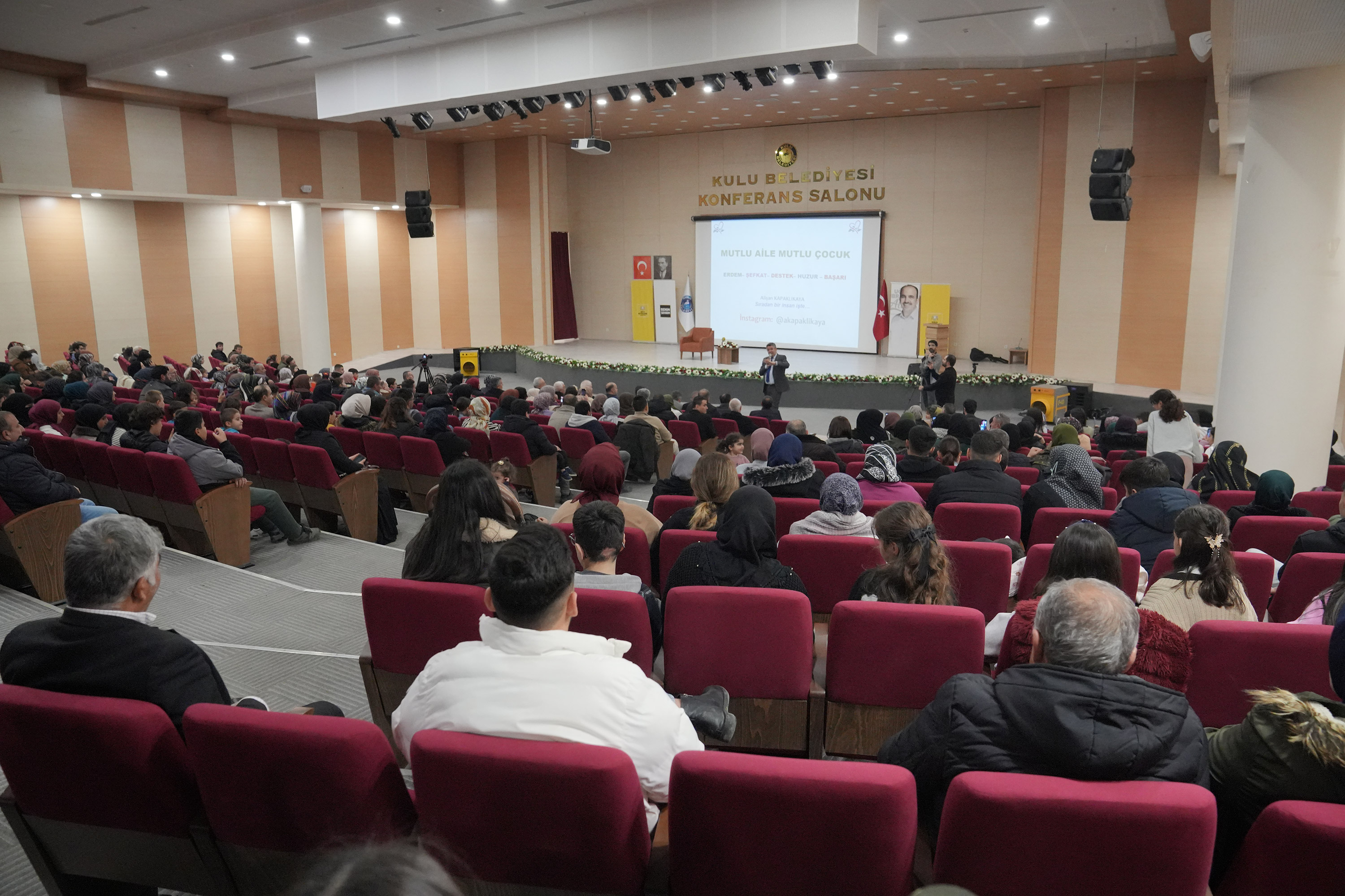 KONYA BÜYÜKŞEHİR’İN ŞEHİR KONFERANSLARI İLÇELERİN SOSYAL VE KÜLTÜREL HAYATINA KATKI SAĞLIYOR