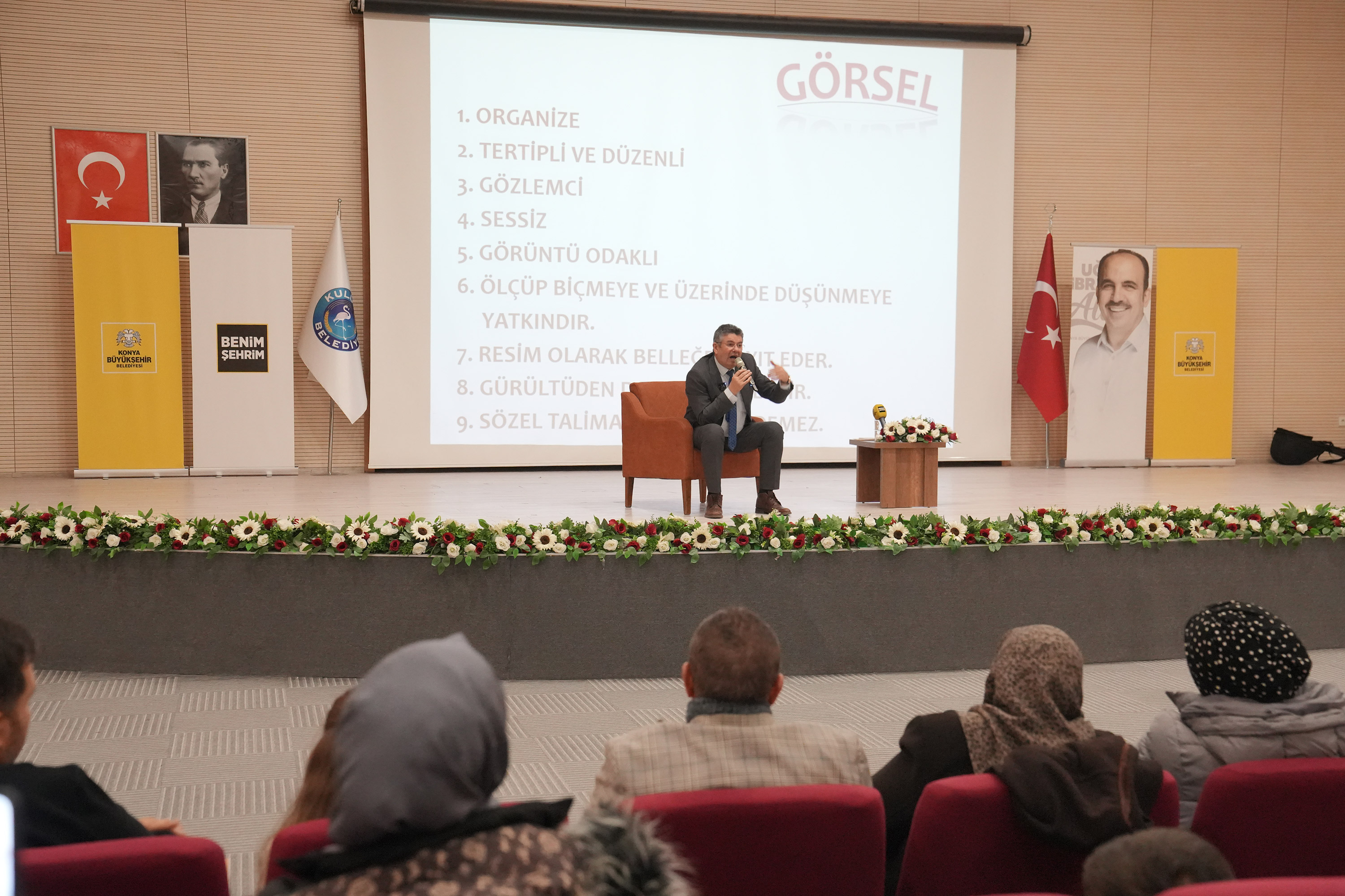 KONYA BÜYÜKŞEHİR’İN ŞEHİR KONFERANSLARI İLÇELERİN SOSYAL VE KÜLTÜREL HAYATINA KATKI SAĞLIYOR