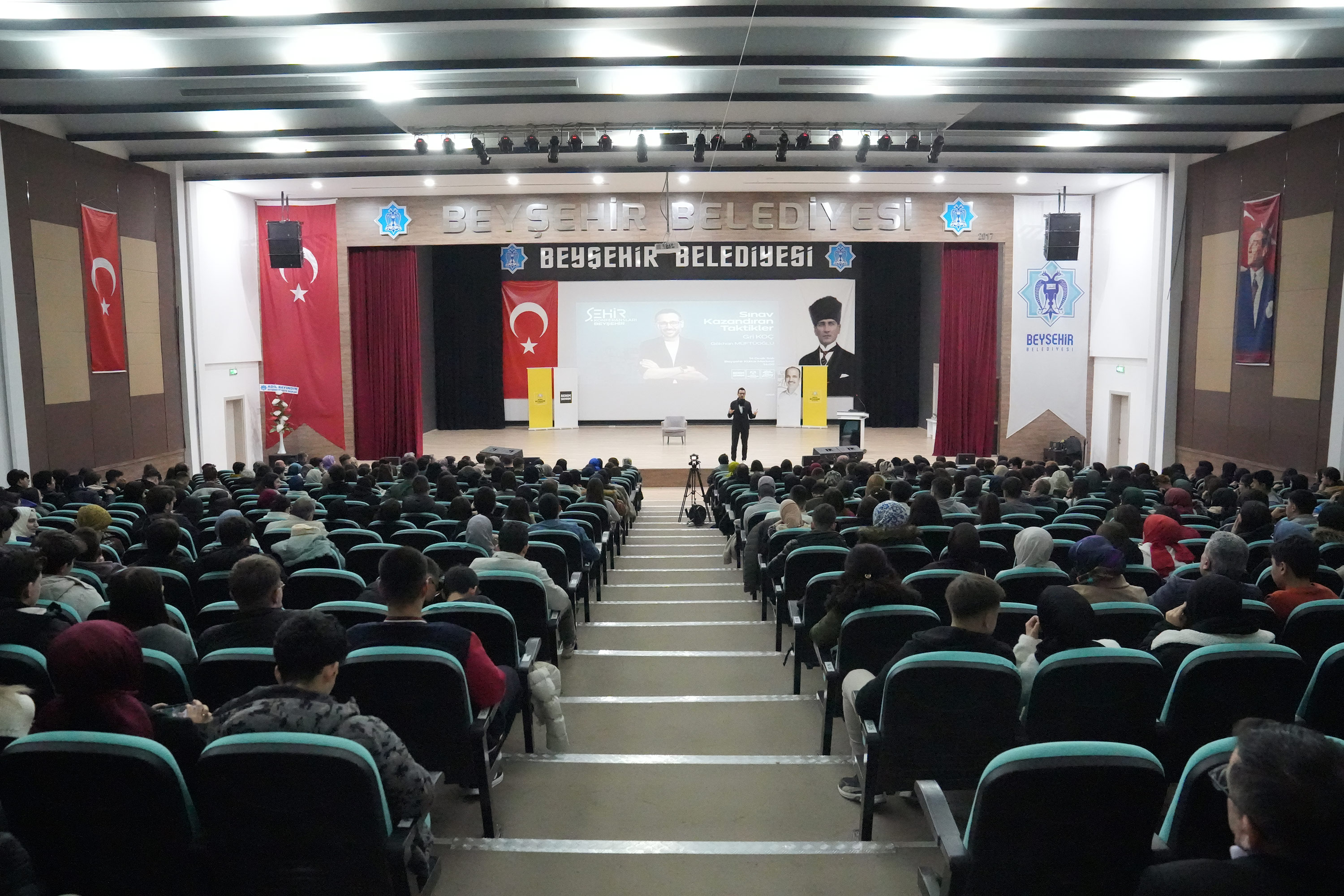 KONYA BÜYÜKŞEHİR’İN ŞEHİR KONFERANSLARI İLÇELERİN SOSYAL VE KÜLTÜREL HAYATINA KATKI SAĞLIYOR
