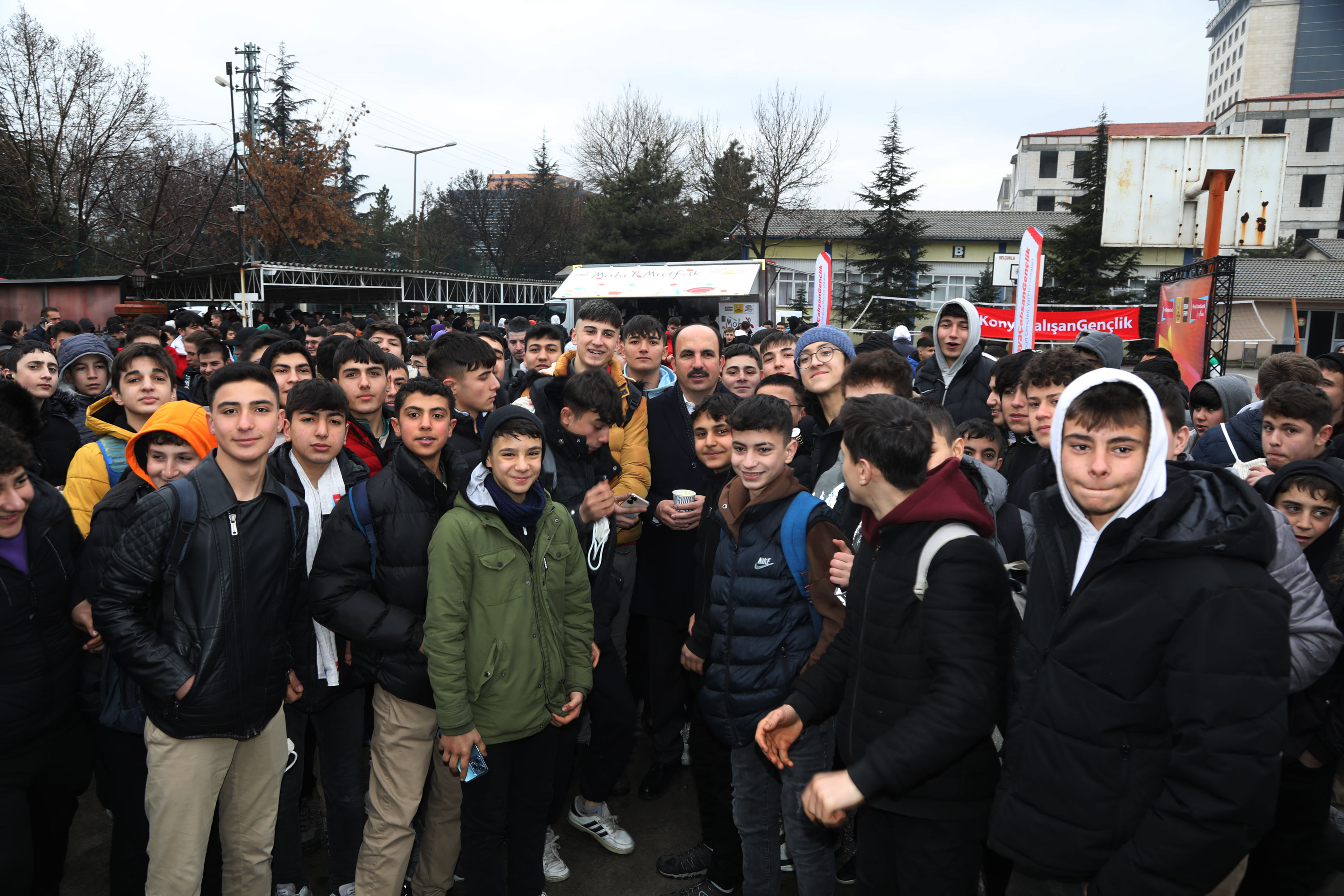 BAŞKAN ALTAY: “ÇOK SAYIDA PROJEYLE GENÇLERİ YARINLARA HAZIRLIYORUZ”