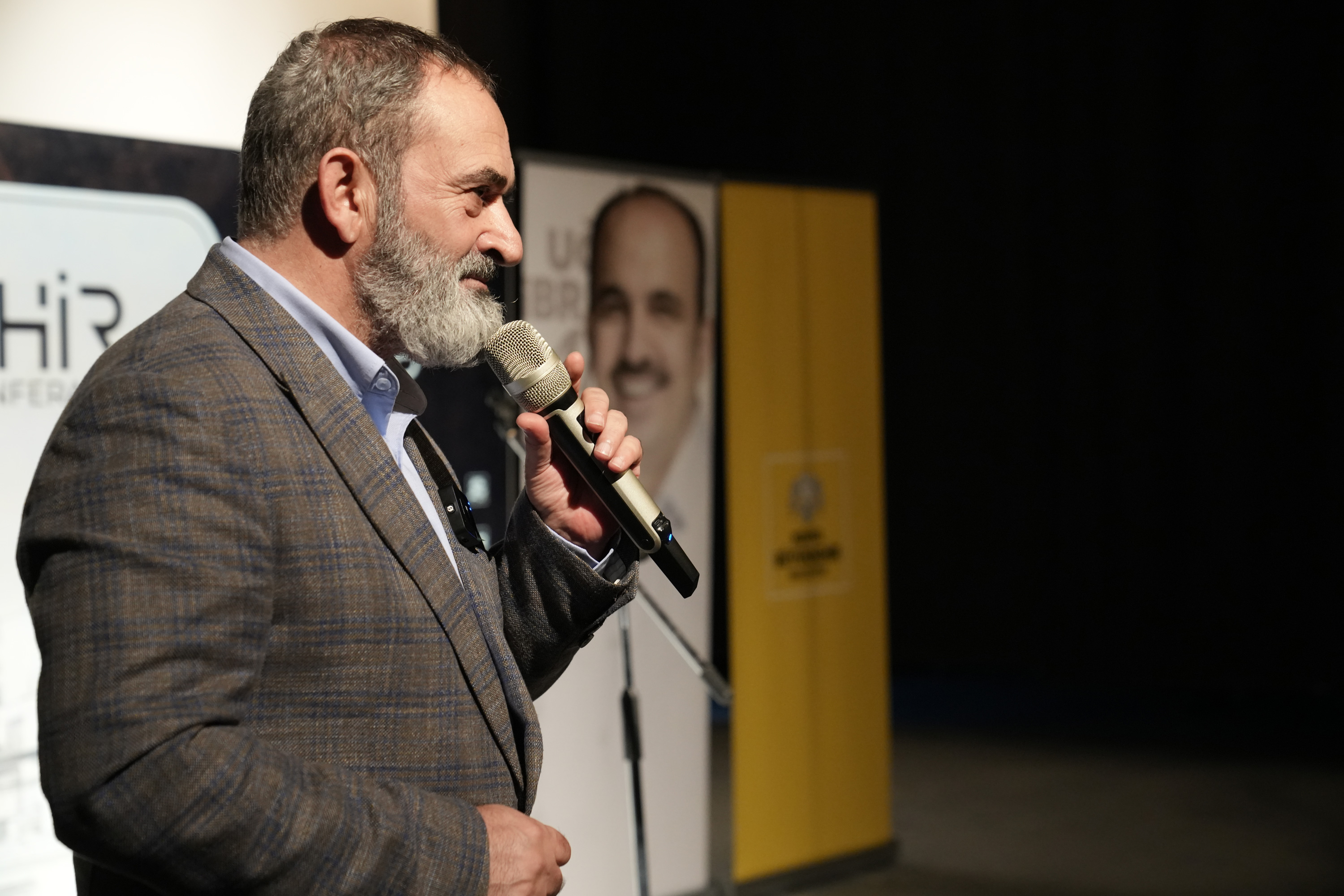 ŞEHİR KONFERANSLARINDA HAYATİ İNANÇ VE DURSUN ALİ ERZİNCANLI KONYALILARLA BULUŞTU