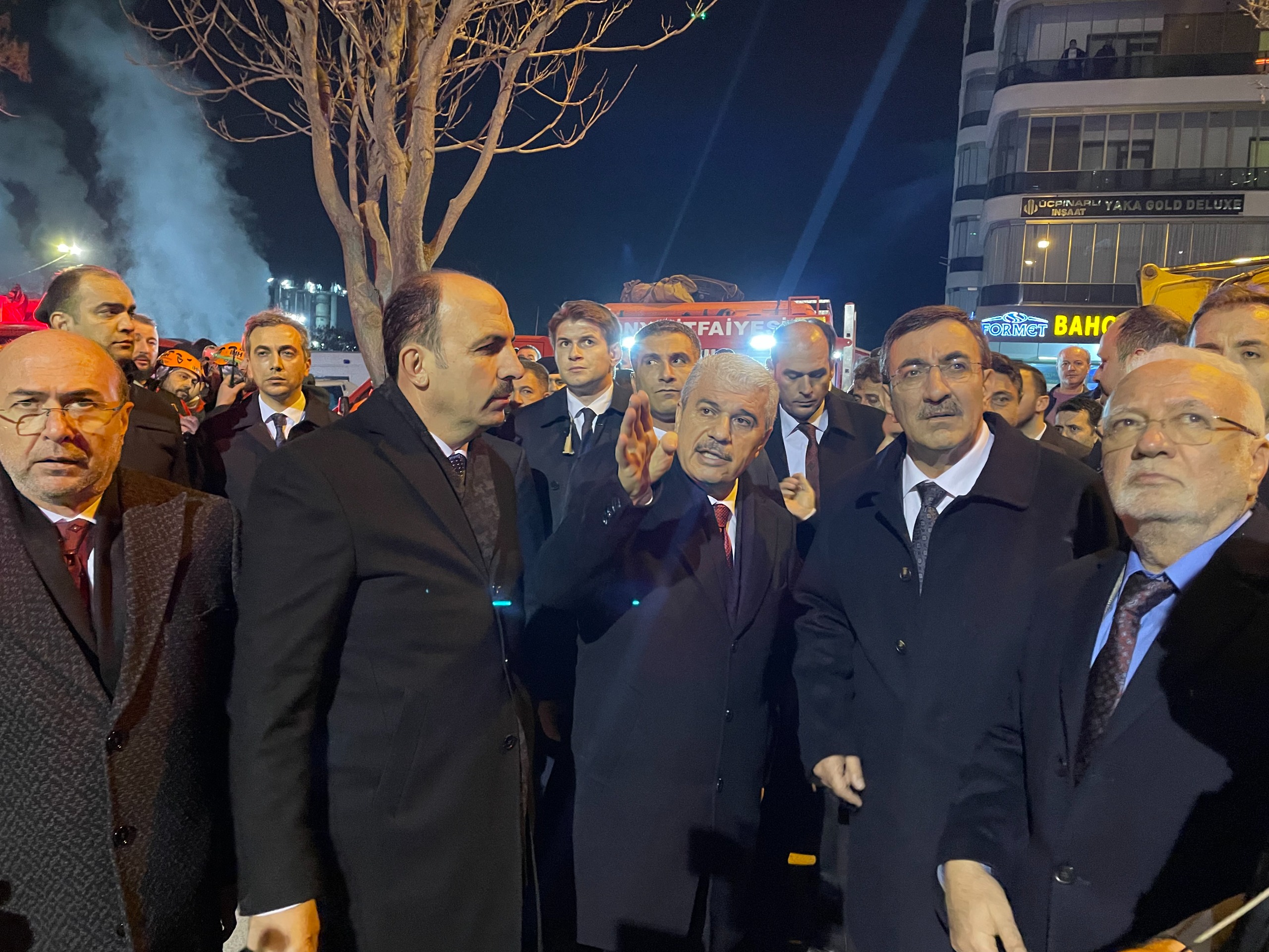 BAŞKAN ALTAY ARAMA KURTARMA ÇALIŞMASINA KATILAN TÜM EKİPLERE TEŞEKKÜR ETTİ