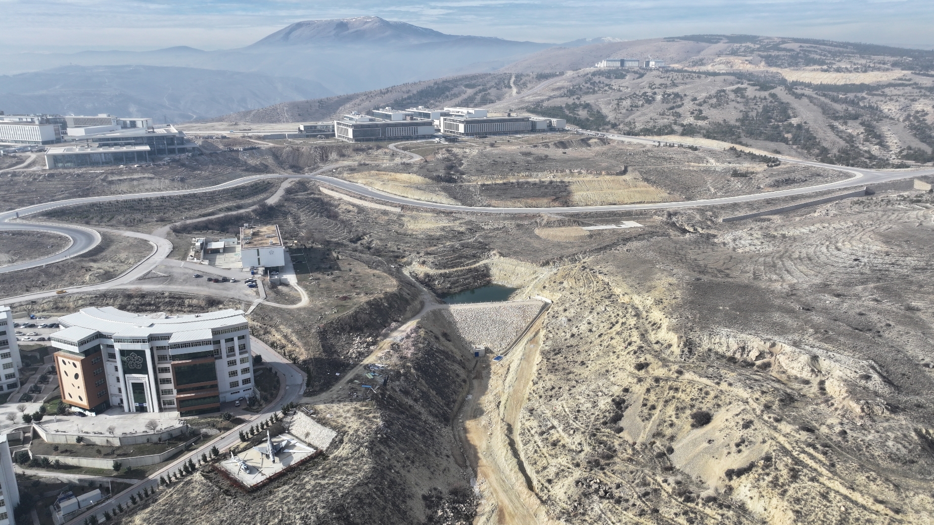 KONYA BÜYÜKŞEHİR NEÜ KAMPÜSÜ İÇİNDEKİ TAŞKIN GÖLETİNİ TAMAMLADI