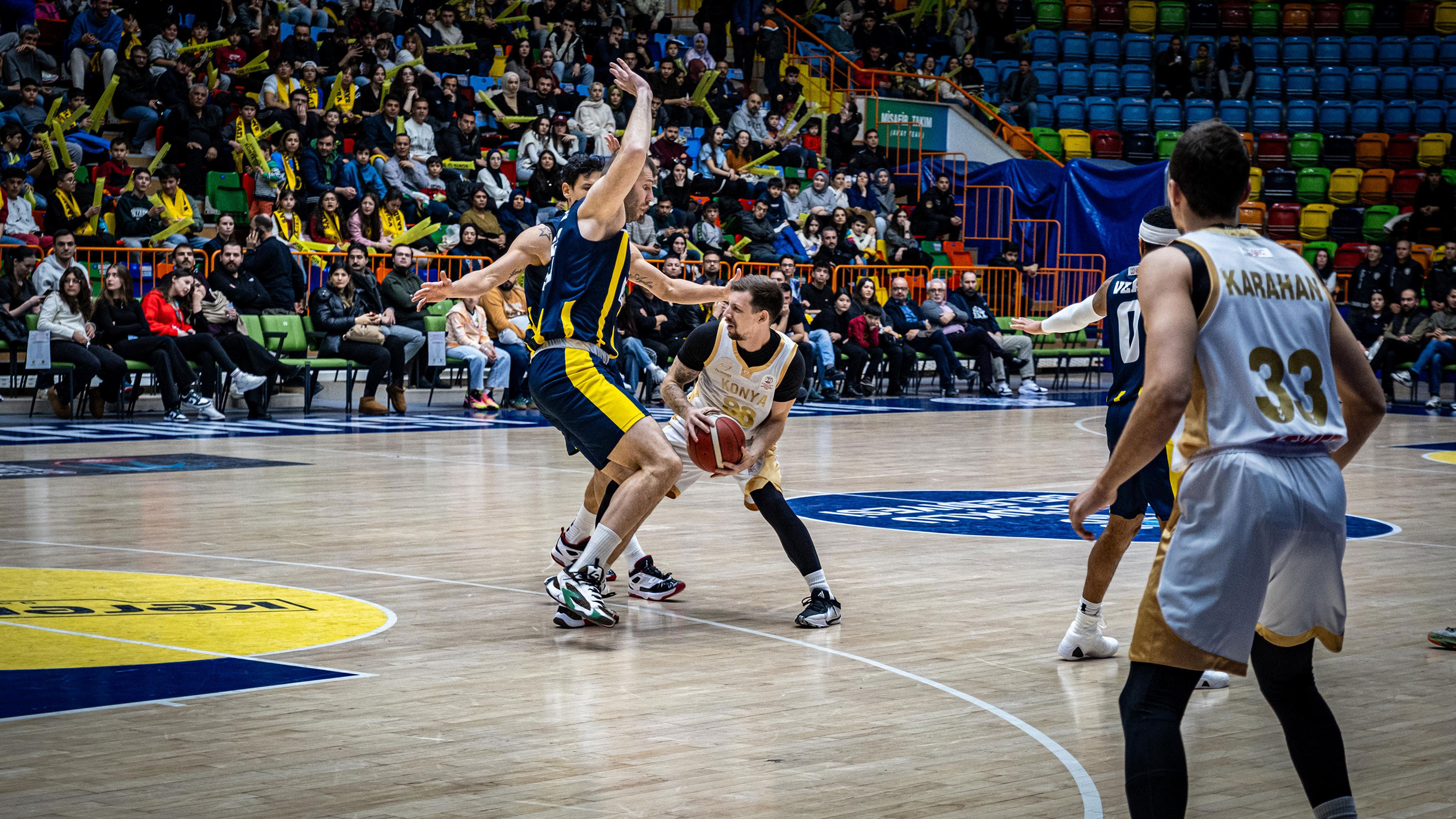 KONYA BÜYÜKŞEHİR BELEDİYESPOR PLAY-OFF YOLUNDAKİ MÜCADELEYİ KAZANDI