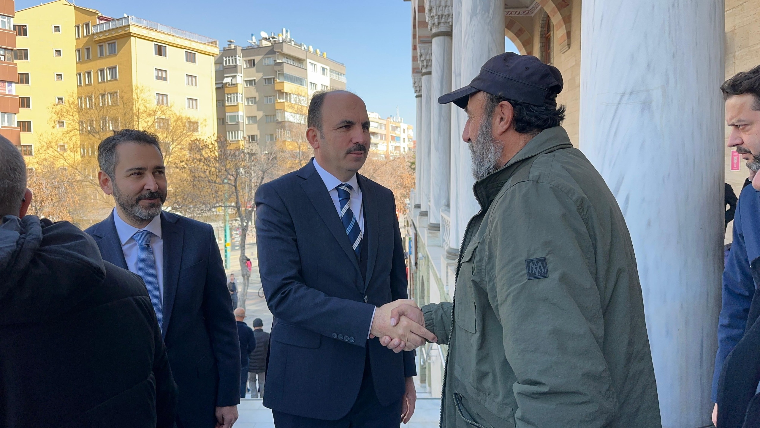 BAŞKAN ALTAY HACIVEYİSZADE CAMİİ’NDE VE KÜLTÜRPARK'TA VATANDAŞLARLA BULUŞTU