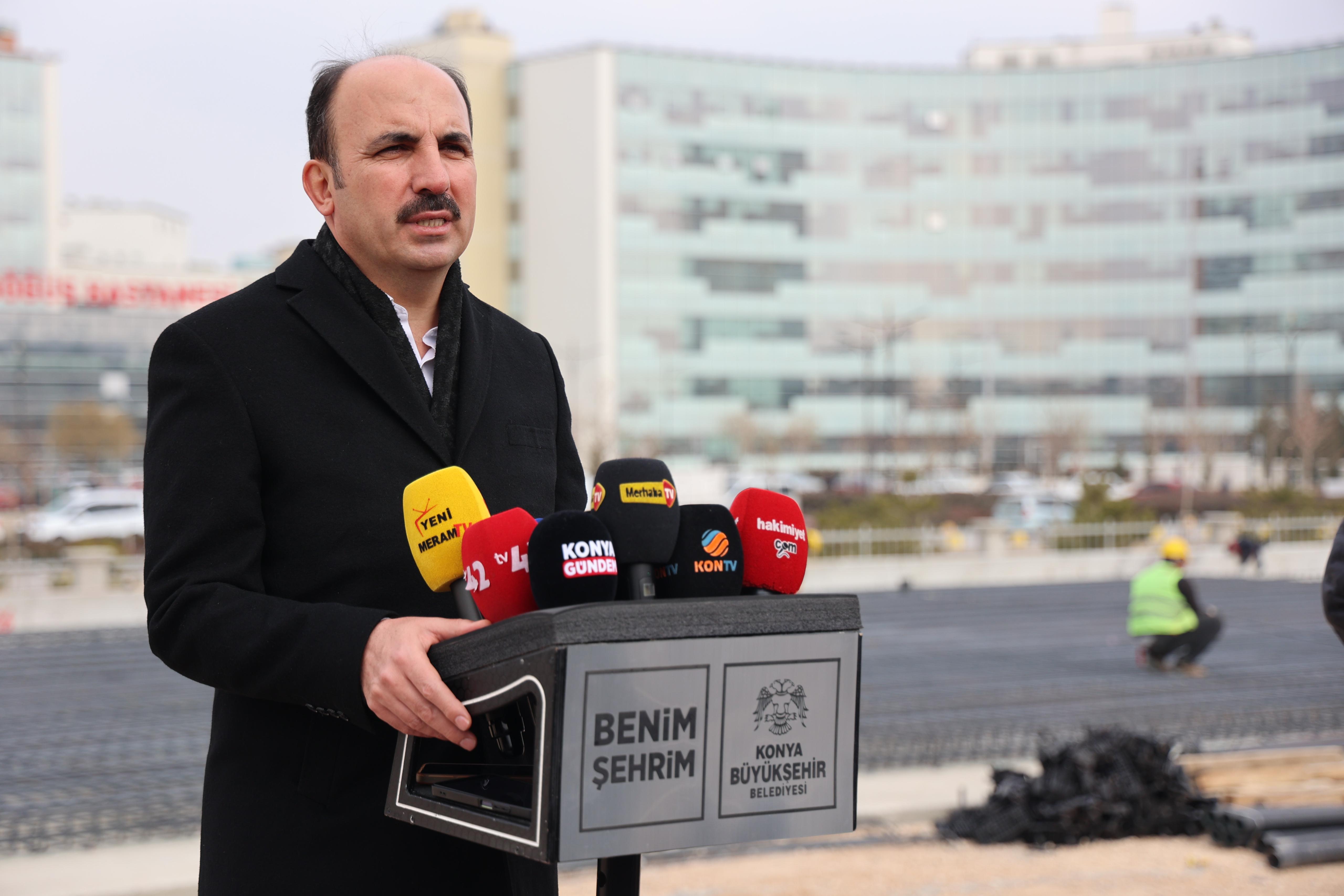 BAŞKAN ALTAY ŞEHRİ DEMİR AĞLARLA ÖRECEK PROJELERİ BASINLA BİRLİKTE İNCELEDİ
