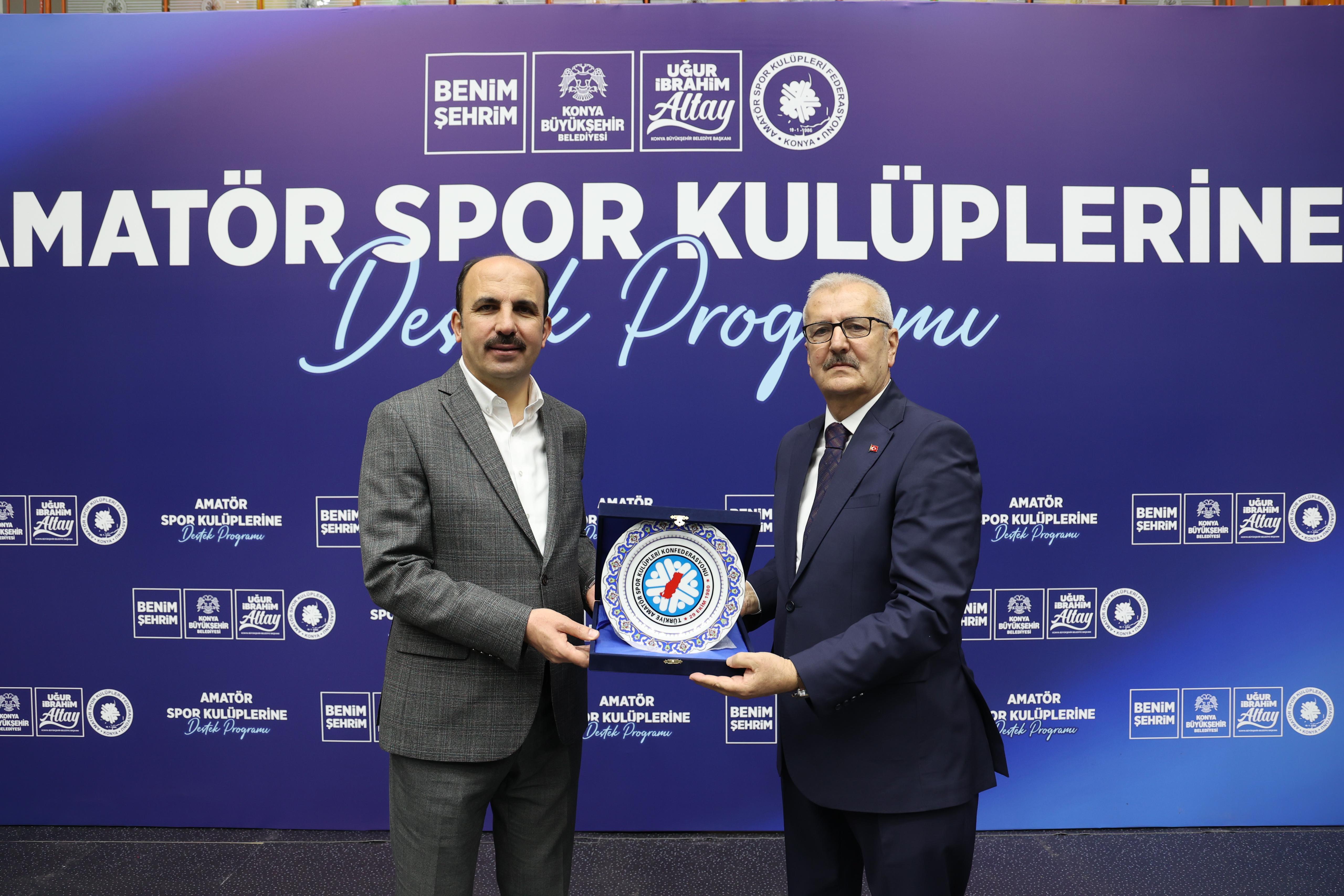 KONYA BÜYÜKŞEHİR’DEN AMATÖR SPOR KULÜPLERİNE 16 MİLYON LİRALIK MALZEME DESTEĞİ