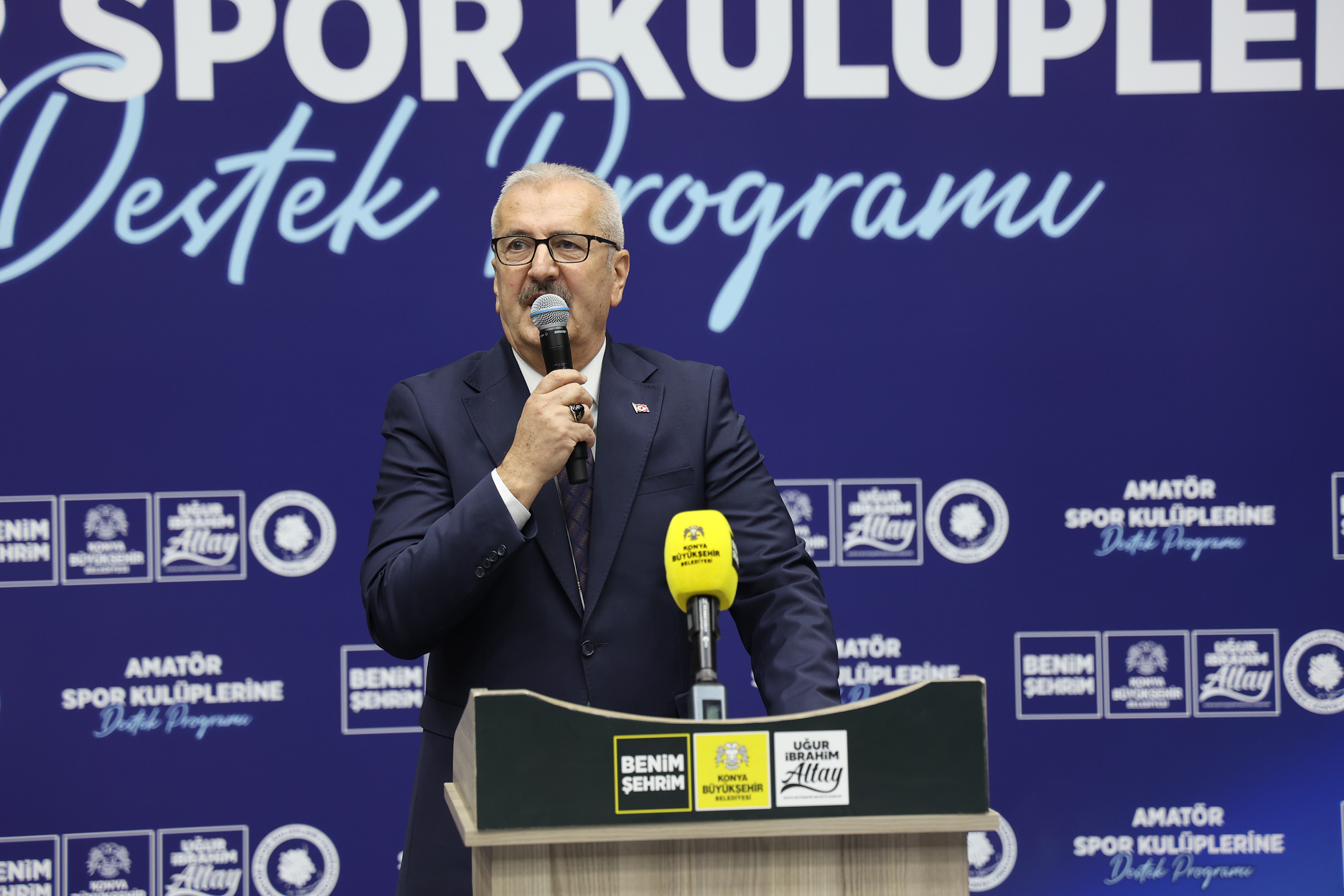 KONYA BÜYÜKŞEHİR’DEN AMATÖR SPOR KULÜPLERİNE 16 MİLYON LİRALIK MALZEME DESTEĞİ