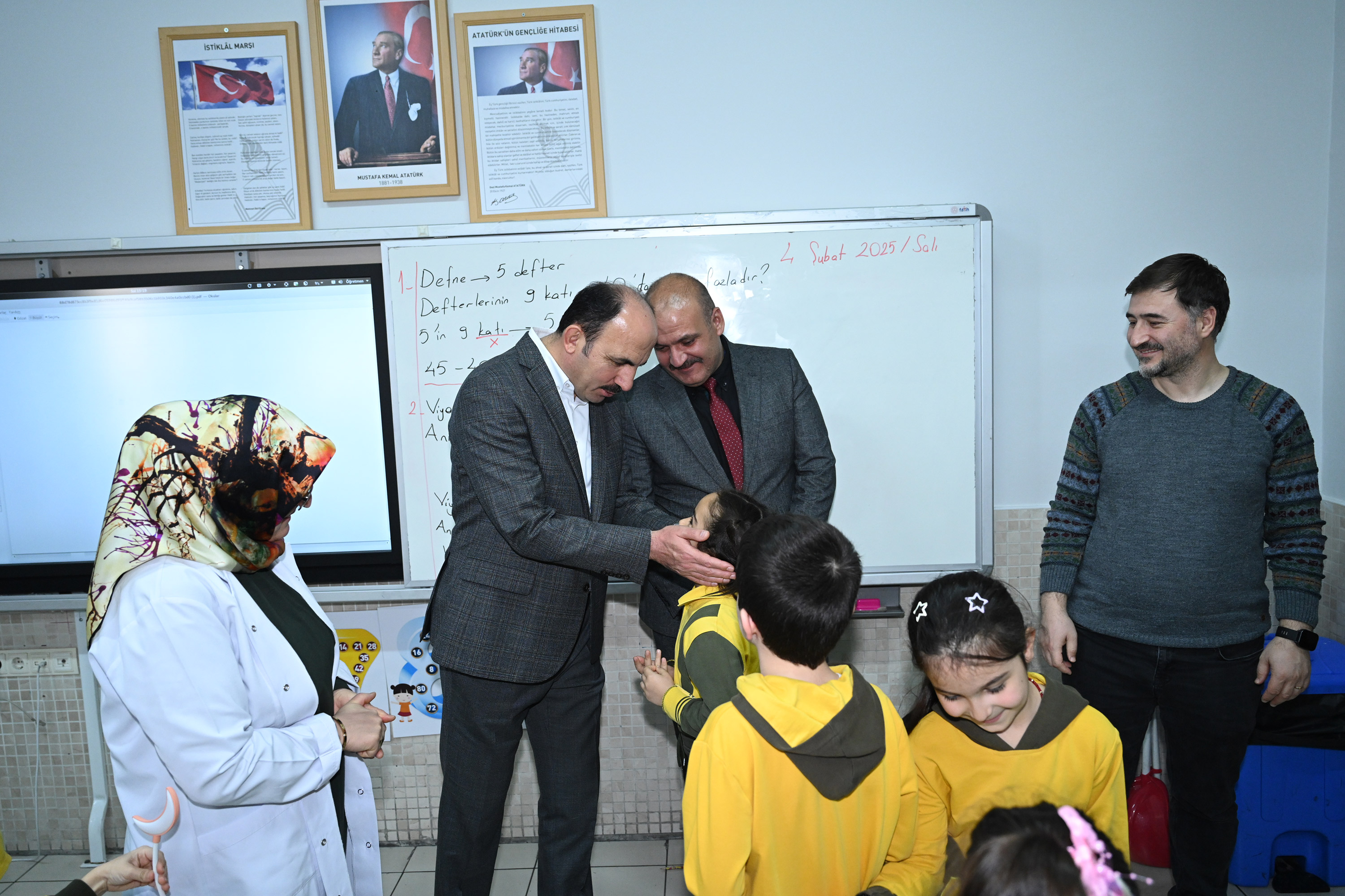 BAŞKAN ALTAY CAHİT ZARİFOĞLU İLKOKULU ÖĞRENCİLERİYLE BULUŞTU