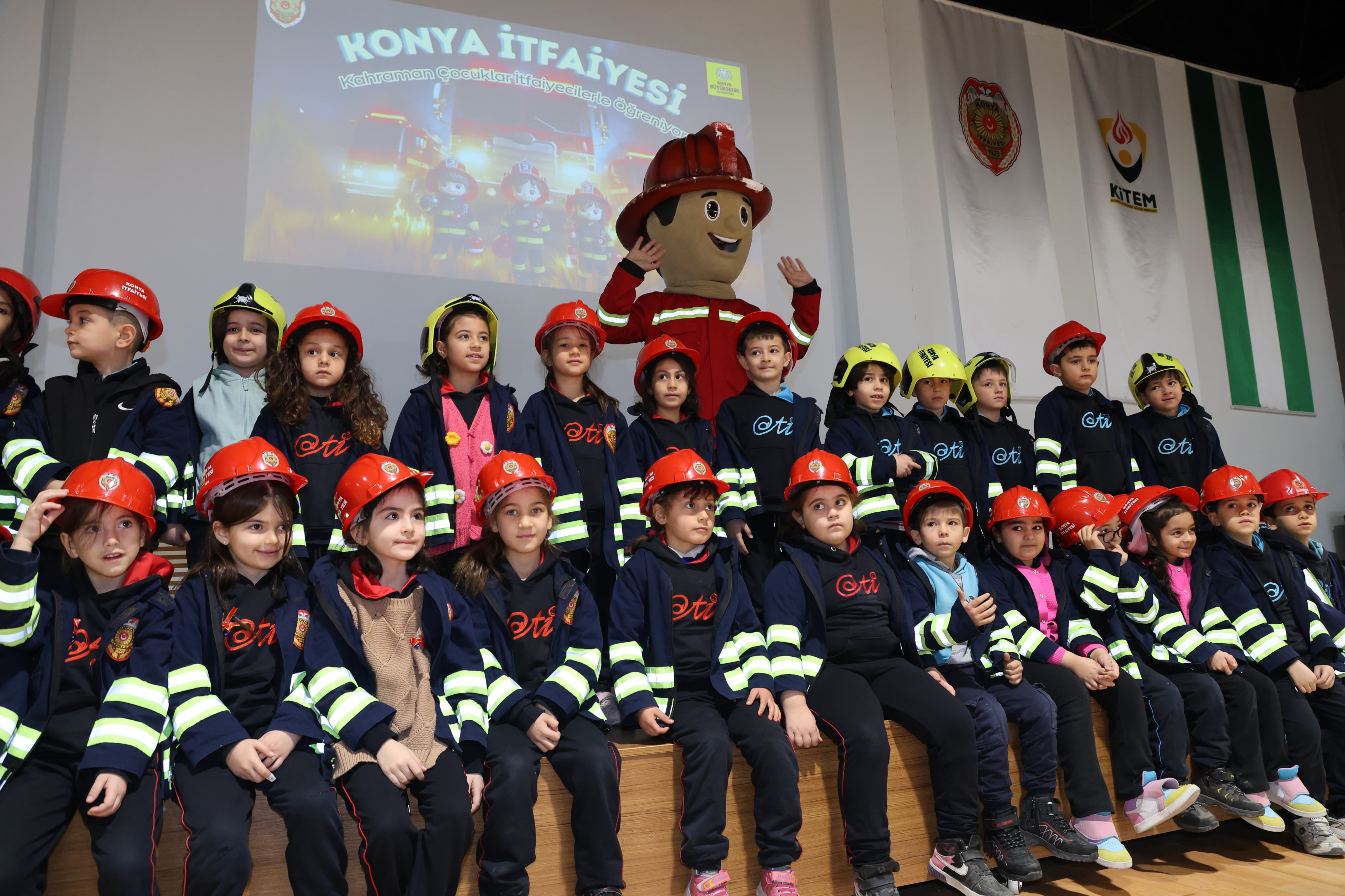 KONYA BÜYÜKŞEHİR'DEN İLKOKUL ÖĞRENCİLERİ İÇİN YANGIN GÜVENLİĞİ SEFERBERLİĞİ