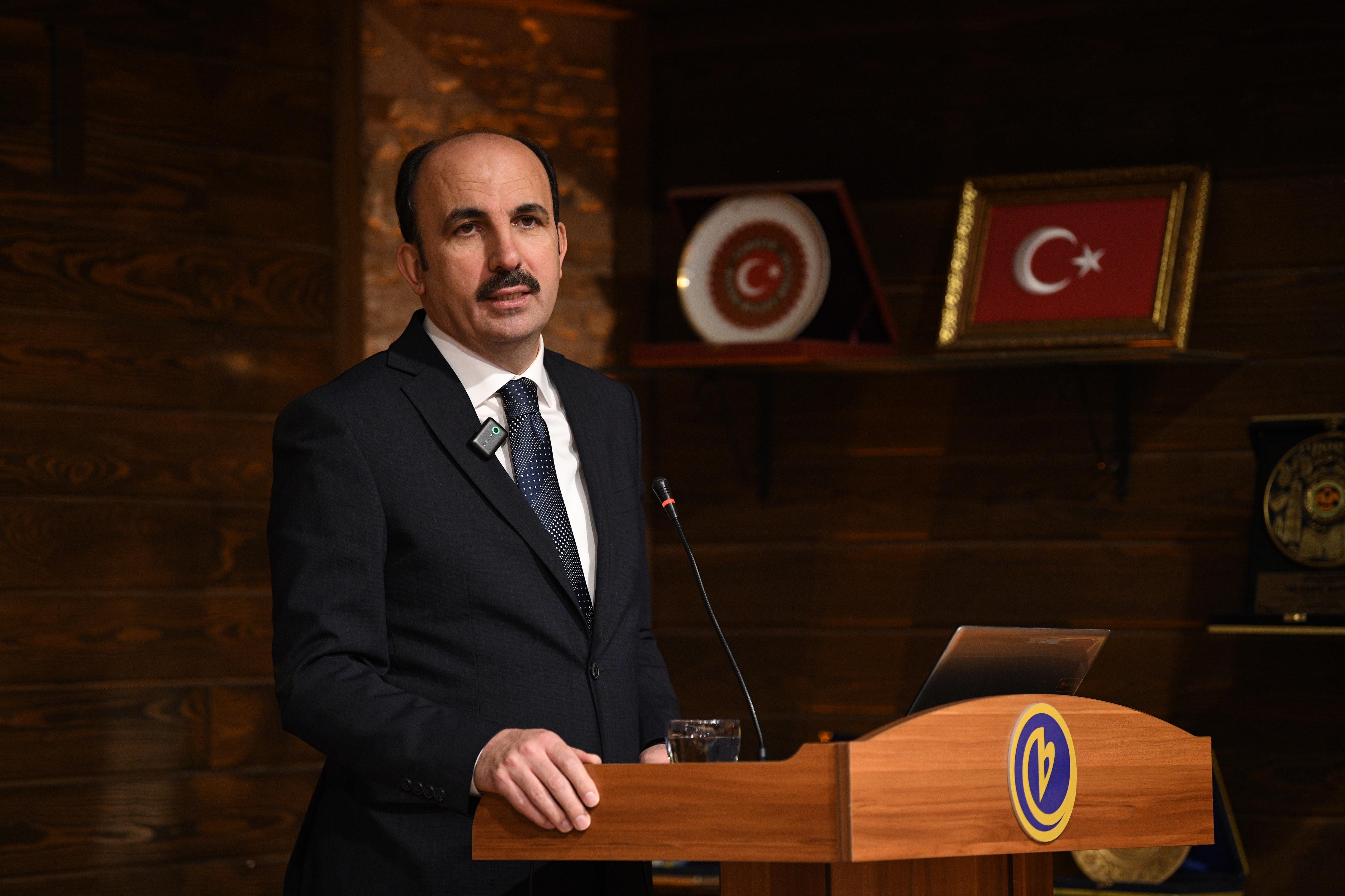 BAŞKAN ALTAY: “ZORLUKLARDA VE SEVİNÇLERDE BAYRAĞIMIZ HEPİMİZİ BİRLEŞTİRİYOR”
